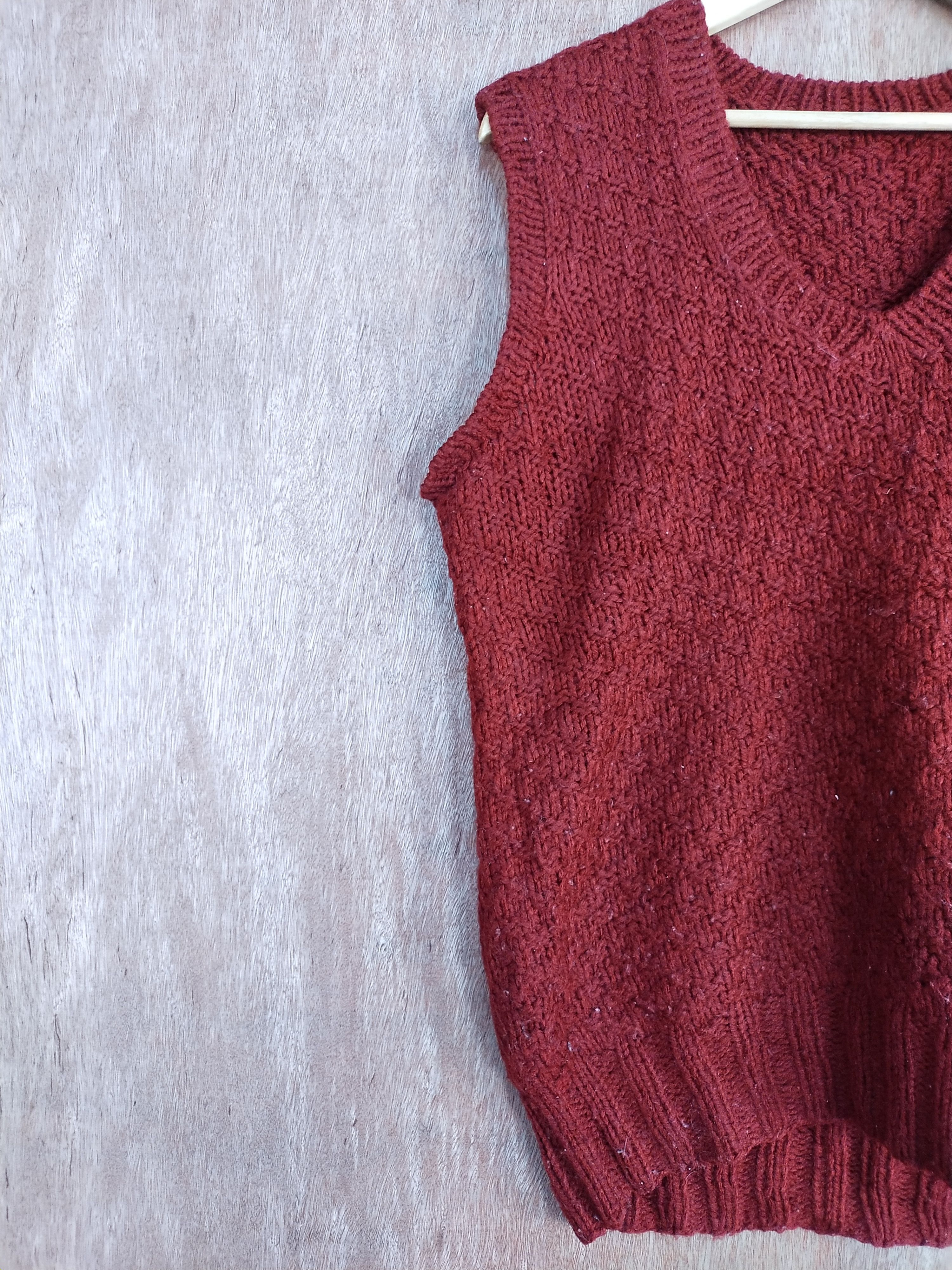 Vintage Red sleeveless vest japan knitwear #S161 Size US M / EU 48-50 / 2 - 4 Thumbnail