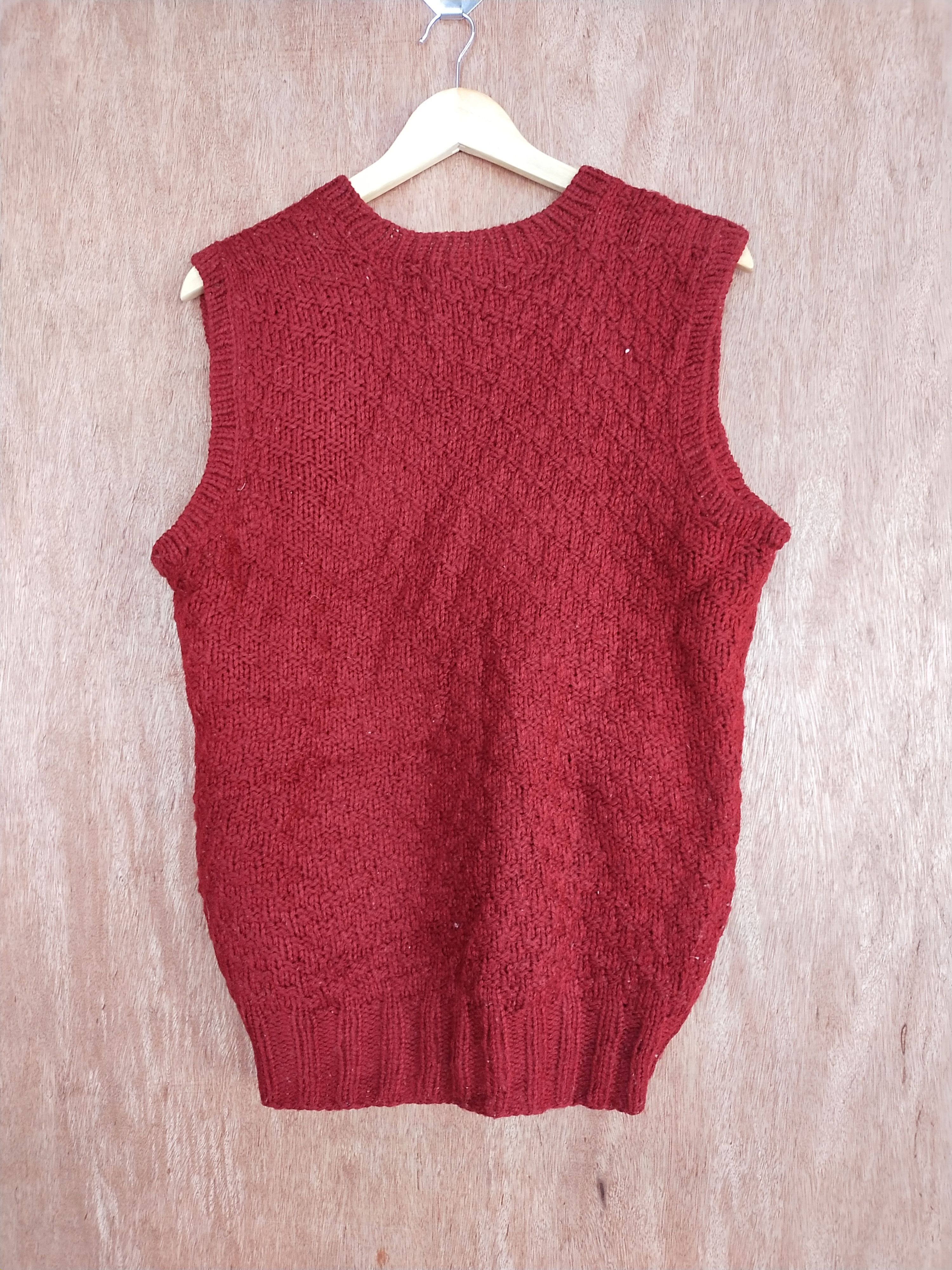 Vintage Red sleeveless vest japan knitwear #S161 Size US M / EU 48-50 / 2 - 5 Thumbnail