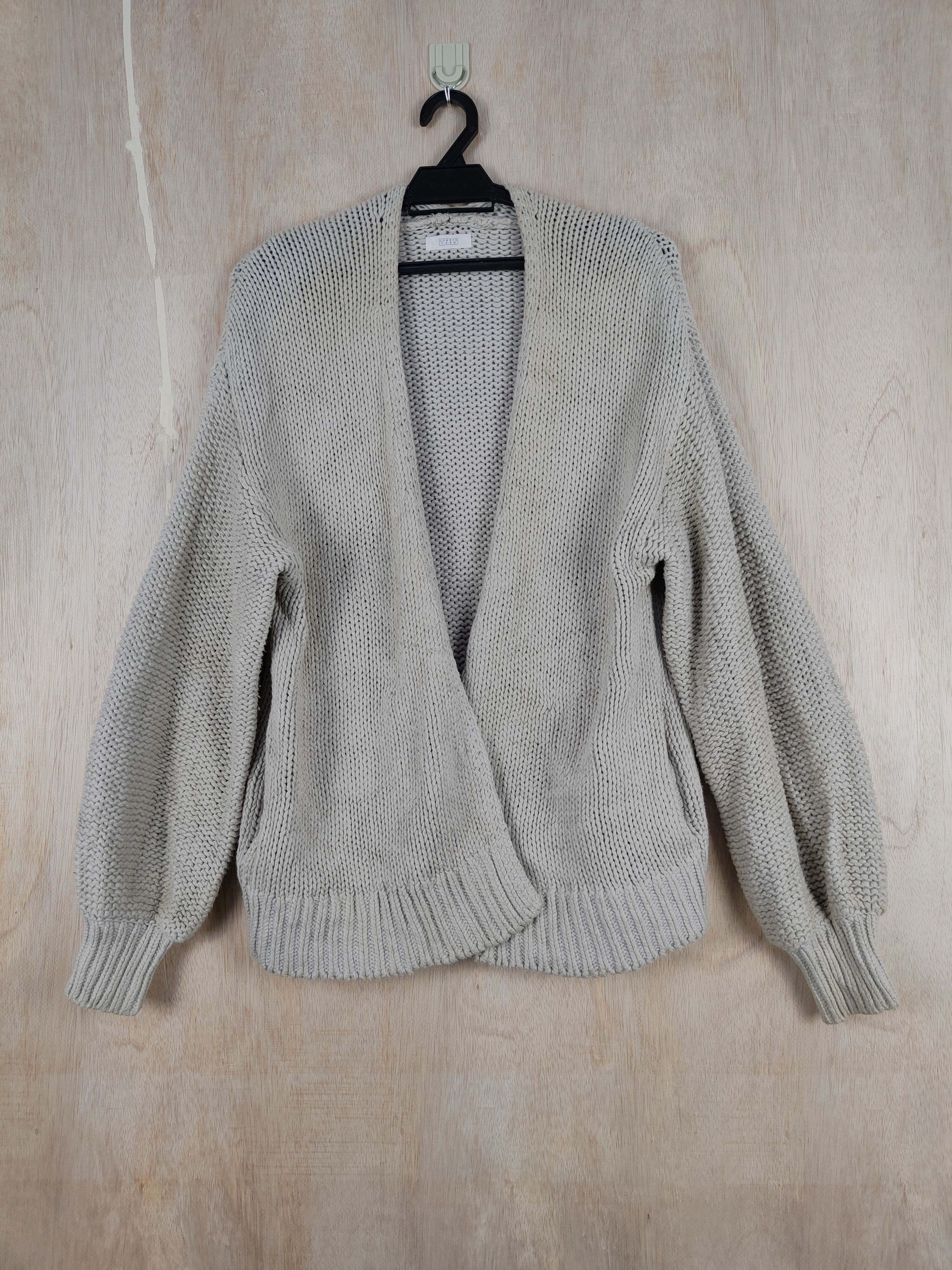 image of Aran Isles Knitwear x Cardigan Lowrys Farm Japan Light Brown Knitwear Cardigan S298 (Size Medium)