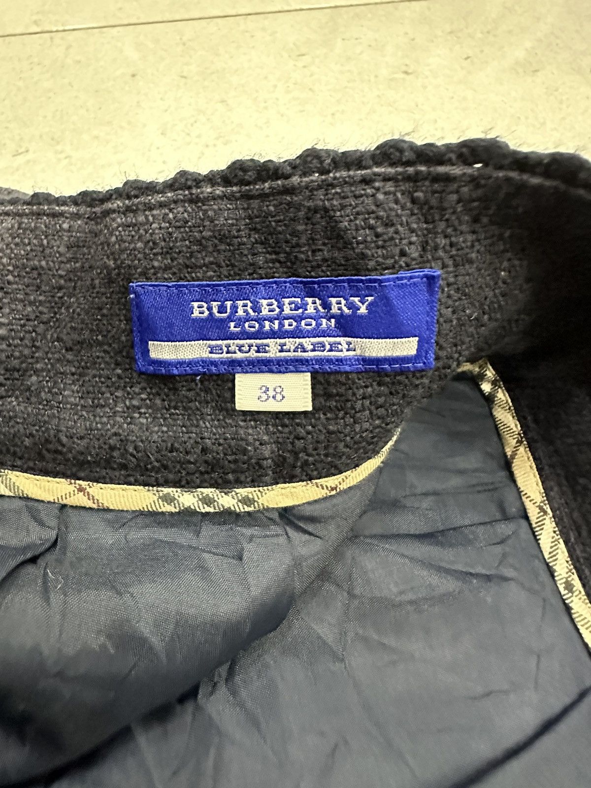 Burberry Burberry Mini Skirt Size 24" / US 00 / IT 34 - 8 Thumbnail