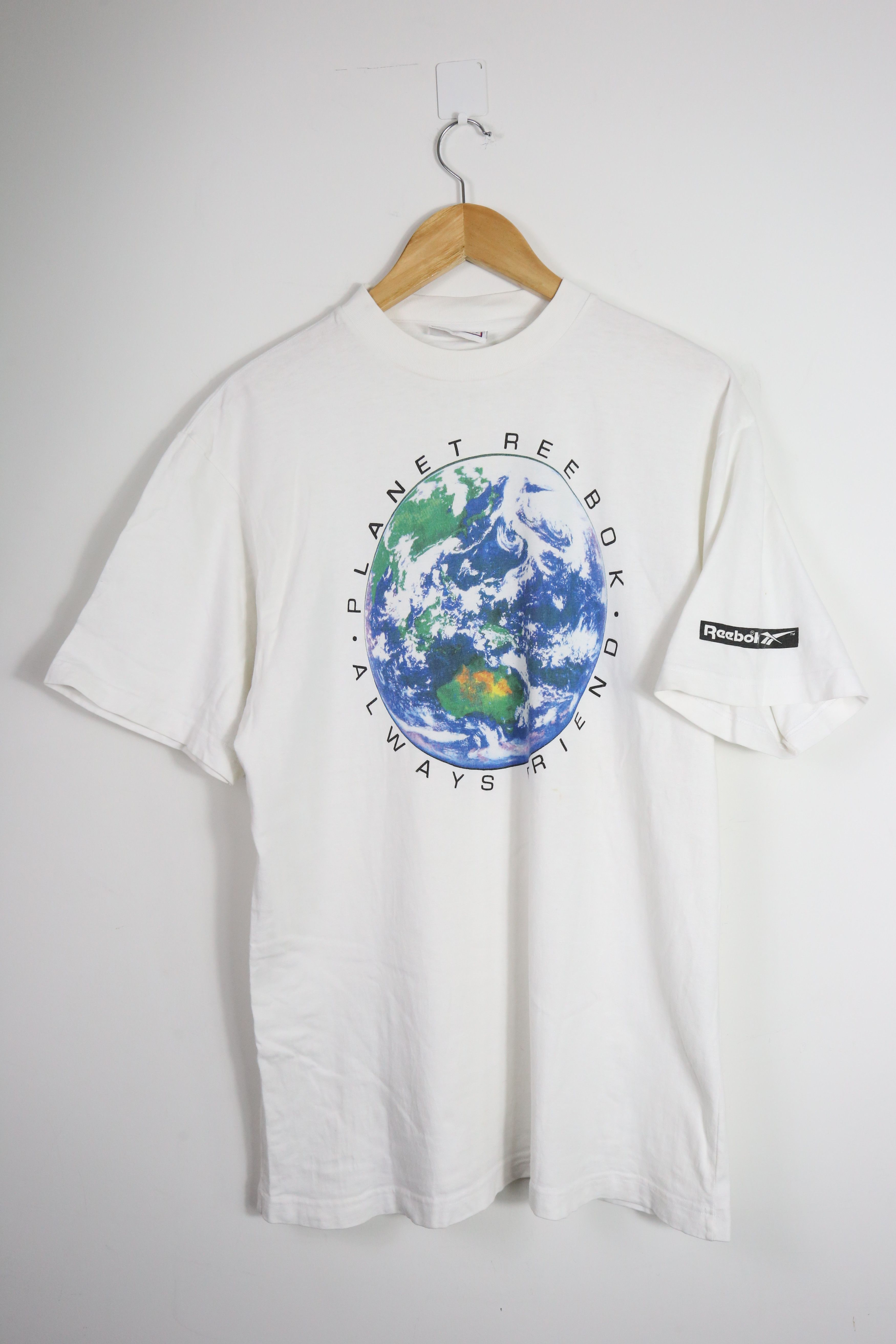 GTMED032 Vintage 90s Reebok Save The world Planet (L)