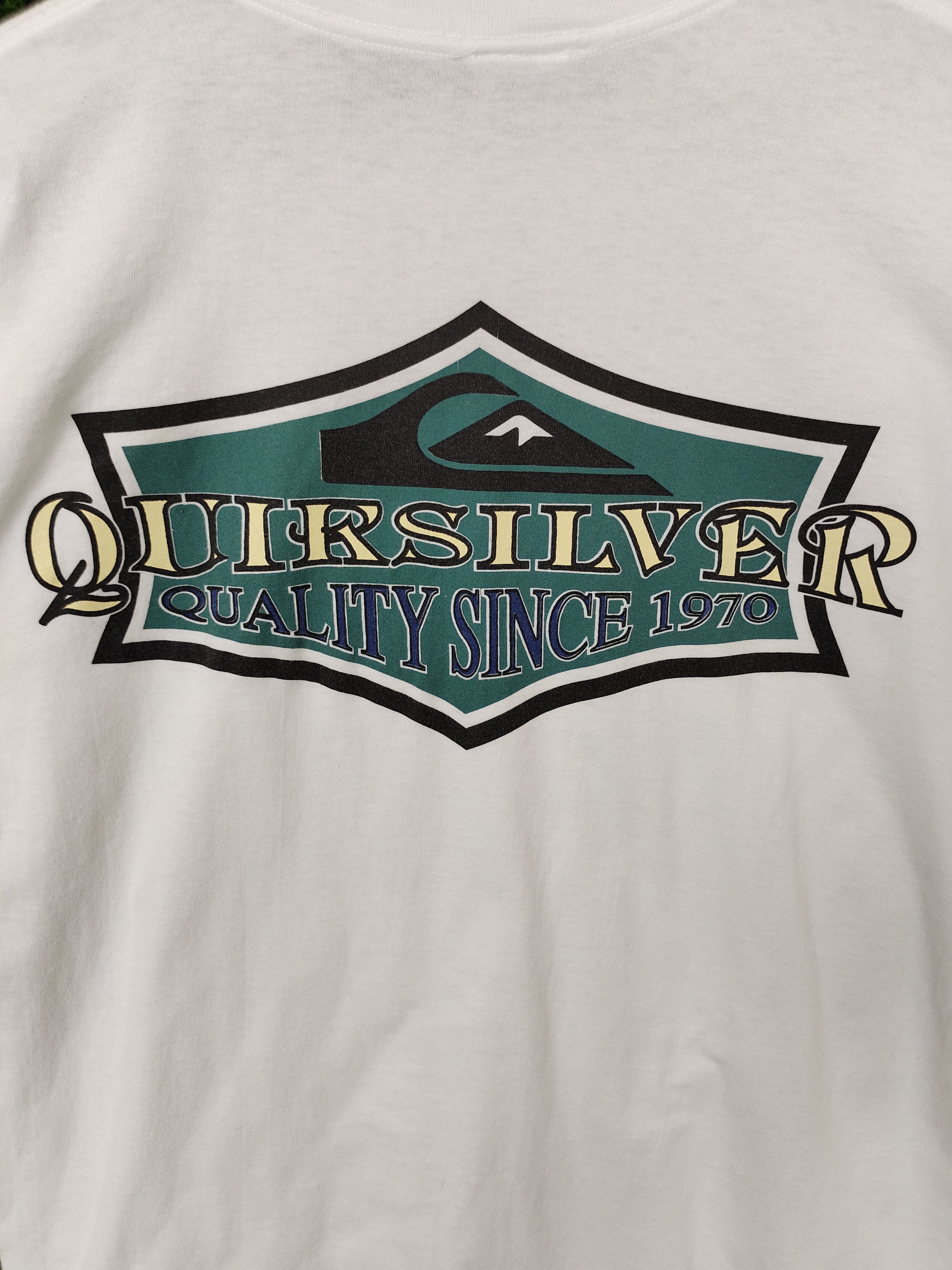 Vintage 90s Quiksilver Surfing Back Print Design