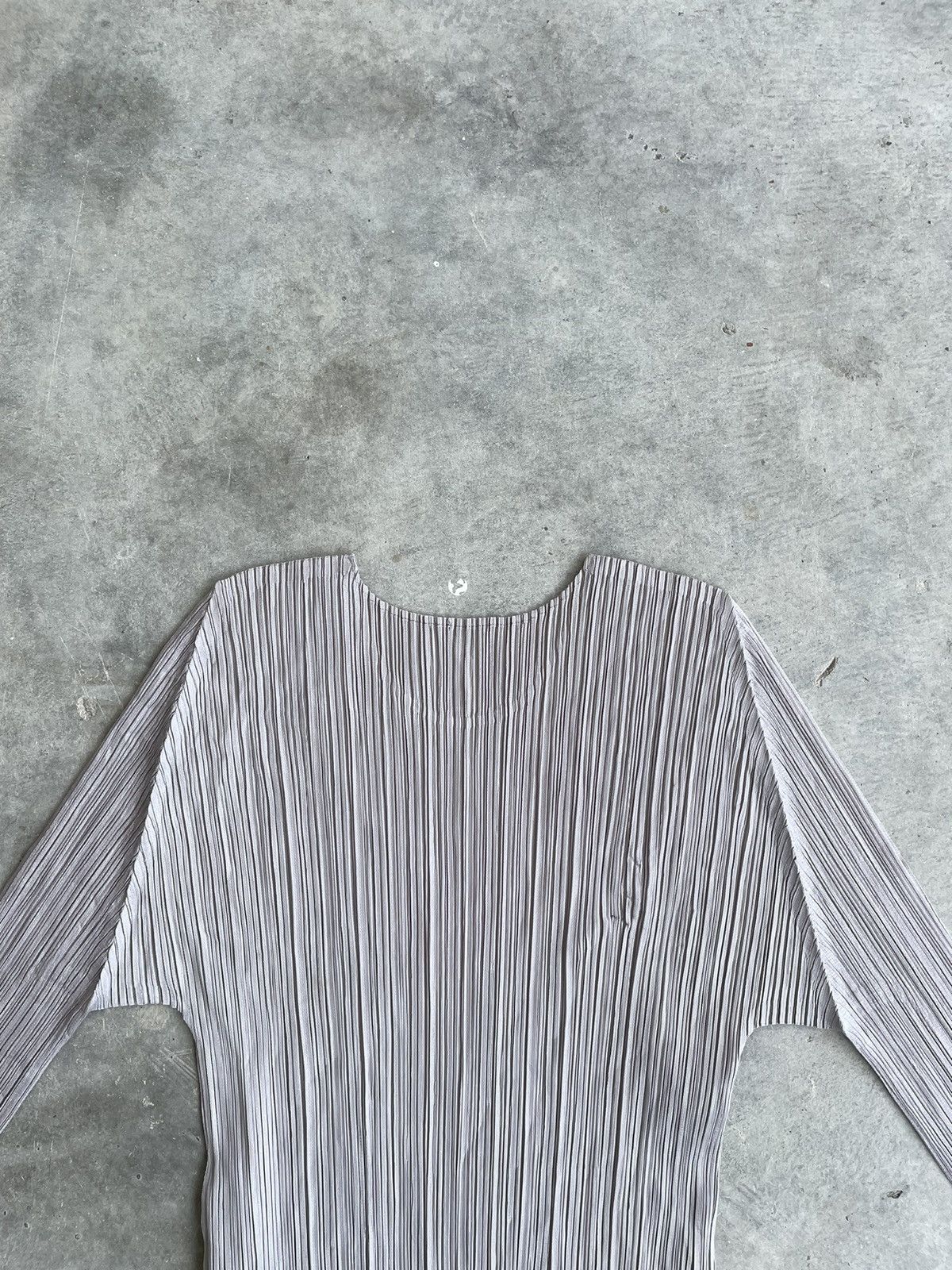 Issey Miyake PLEAT PLEASE GREY LONG SLEEVE SIZE 3 Size ONE SIZE - 6 Thumbnail
