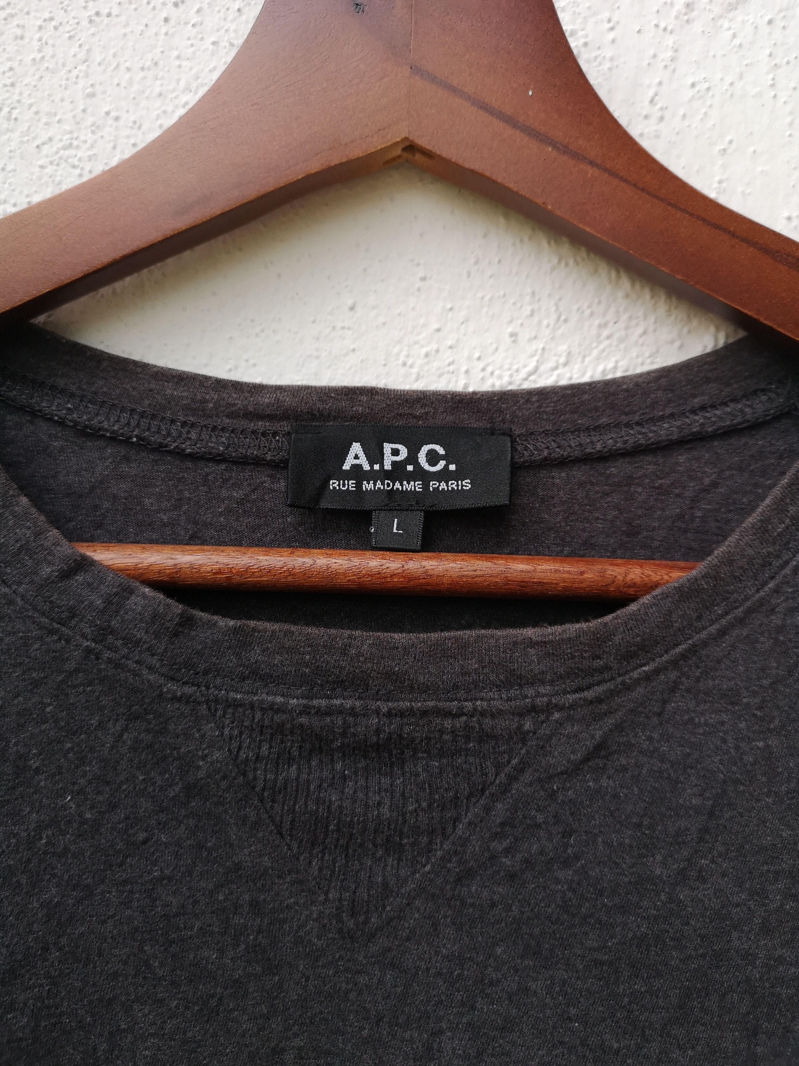 A.P.C. A. P. C Tshirt Size US L / EU 52-54 / 3 - 3 Thumbnail