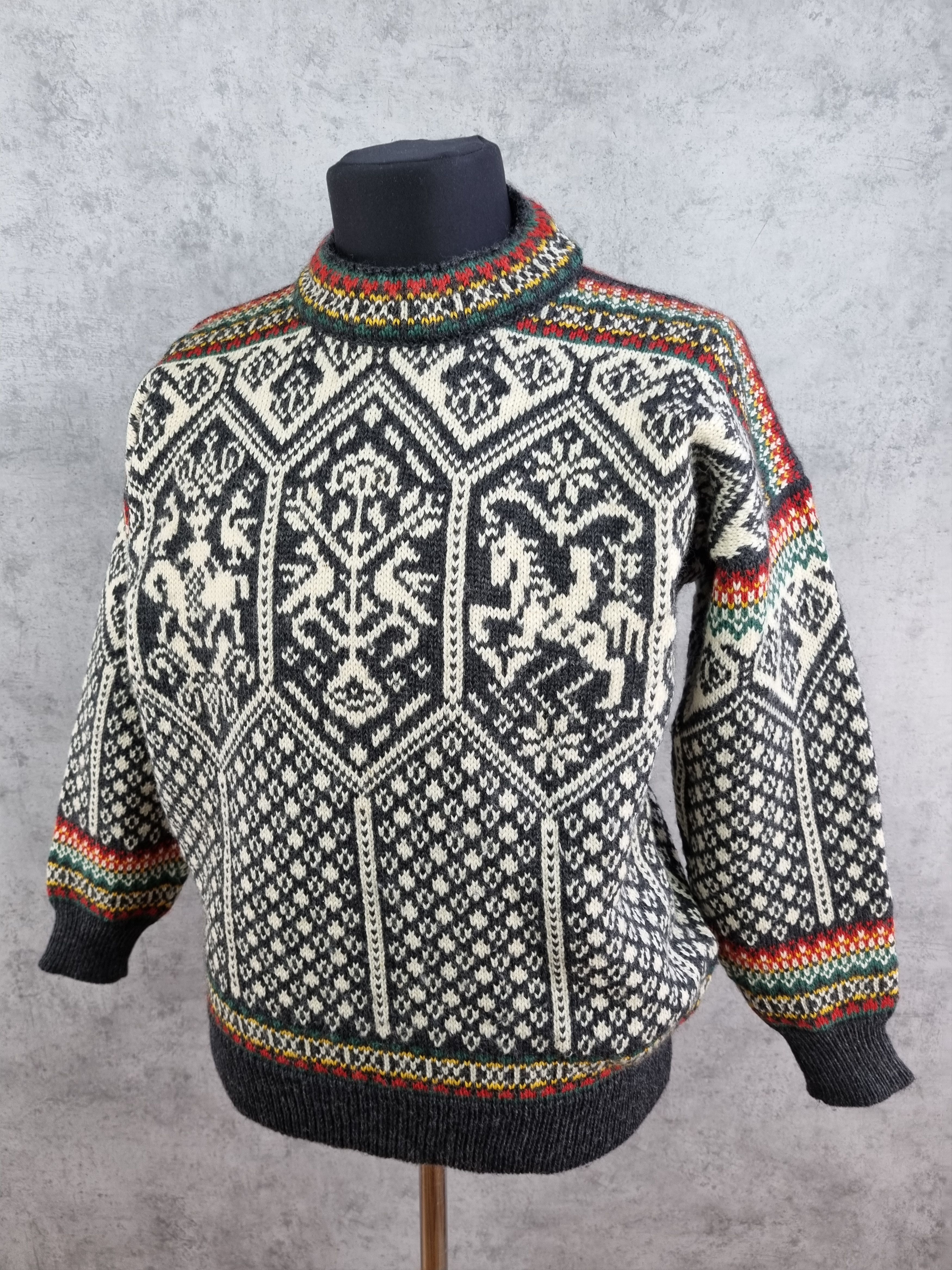Dale Of Norway × Vintage Vintage 90s Heavy Wool Beautiful Knitwear Sweater Size US M / EU 48-50 / 2 - 2 Thumbnail