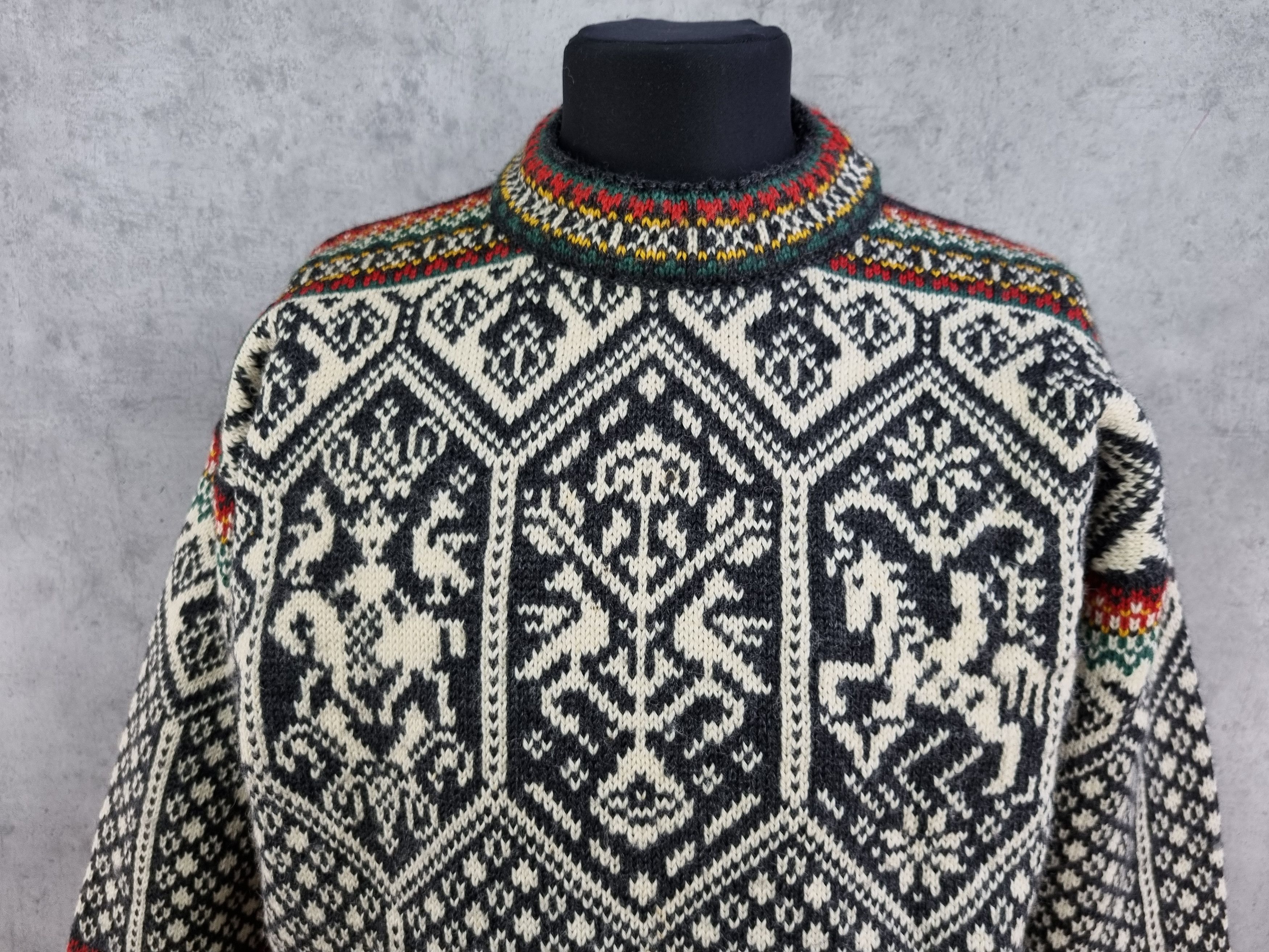 Dale Of Norway × Vintage Vintage 90s Heavy Wool Beautiful Knitwear Sweater Size US M / EU 48-50 / 2 - 5 Thumbnail