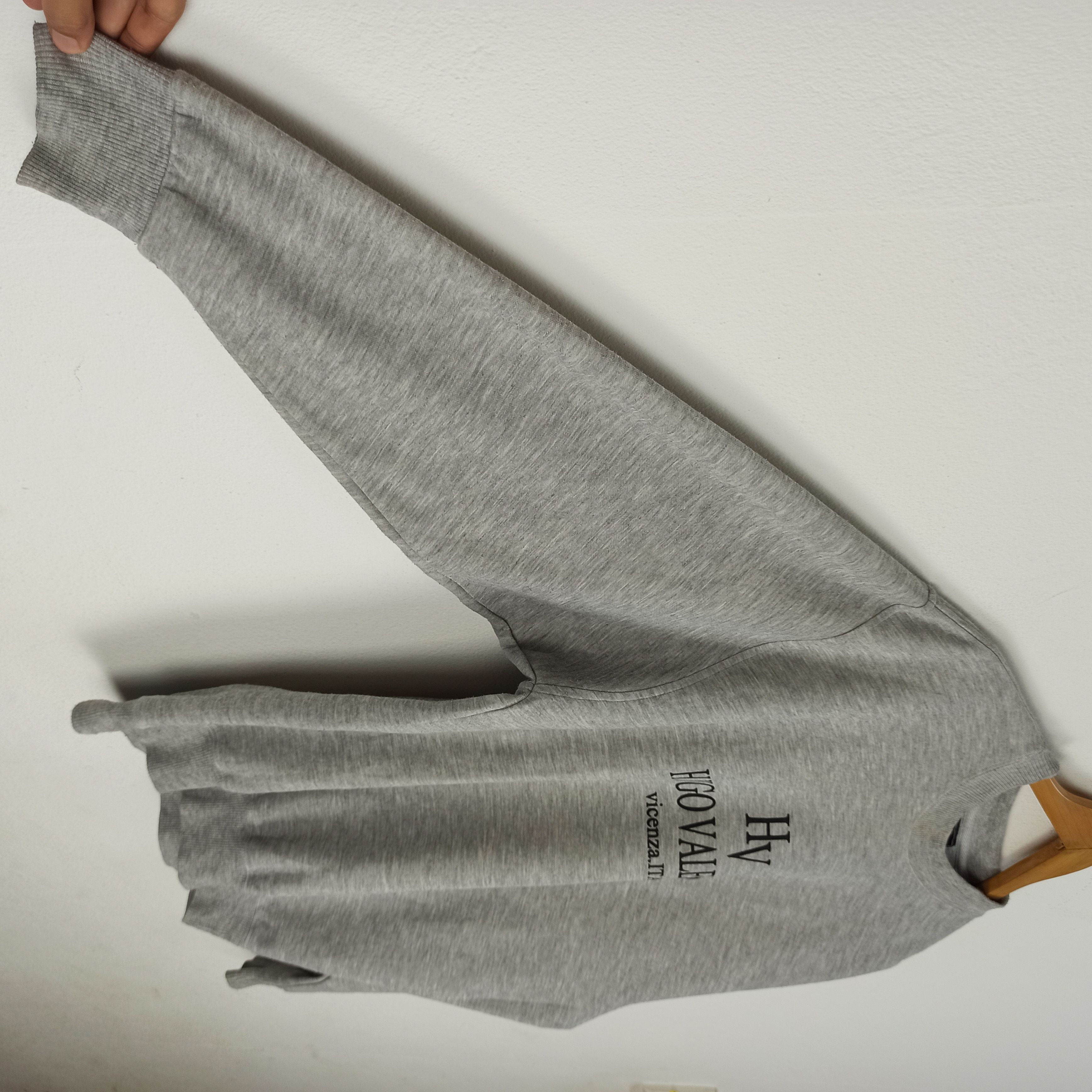Hugo Vintage🔥 Hugo Valentino Sweatshirt Crewneck Big Logo Size US L / EU 52-54 / 3 - 3 Thumbnail