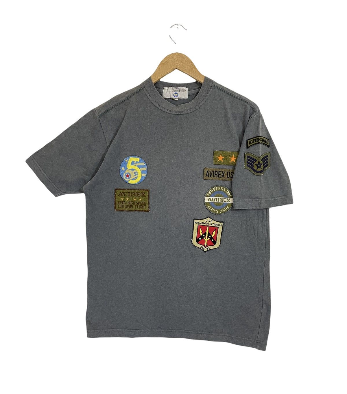 Avirex × Vintage Vintage Avirex tshirt airbone with patches Size US S / EU 44-46 / 1 - 1 Thumbnail