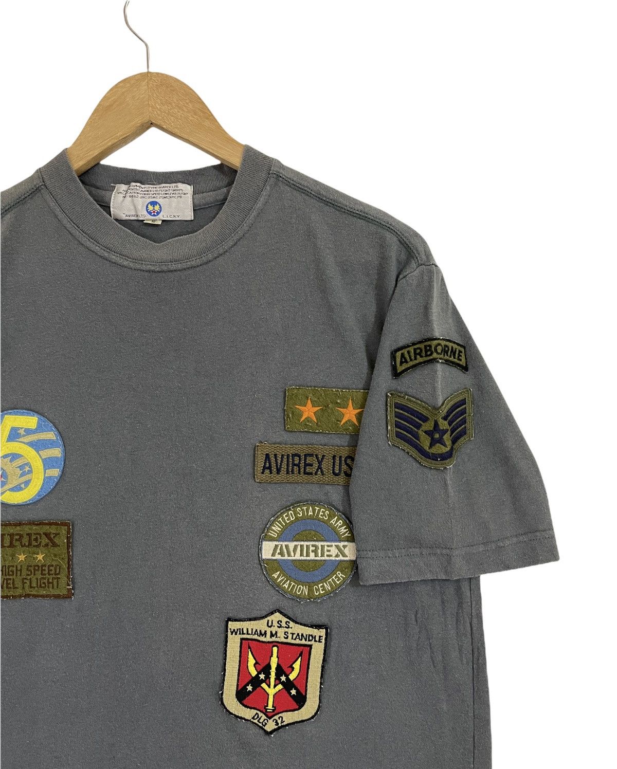 Avirex × Vintage Vintage Avirex tshirt airbone with patches Size US S / EU 44-46 / 1 - 4 Thumbnail