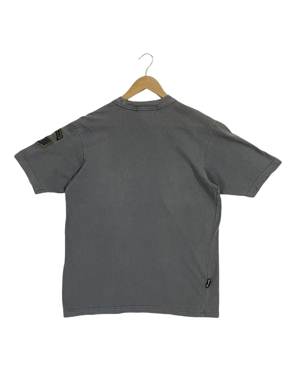 Avirex × Vintage Vintage Avirex tshirt airbone with patches Size US S / EU 44-46 / 1 - 3 Thumbnail
