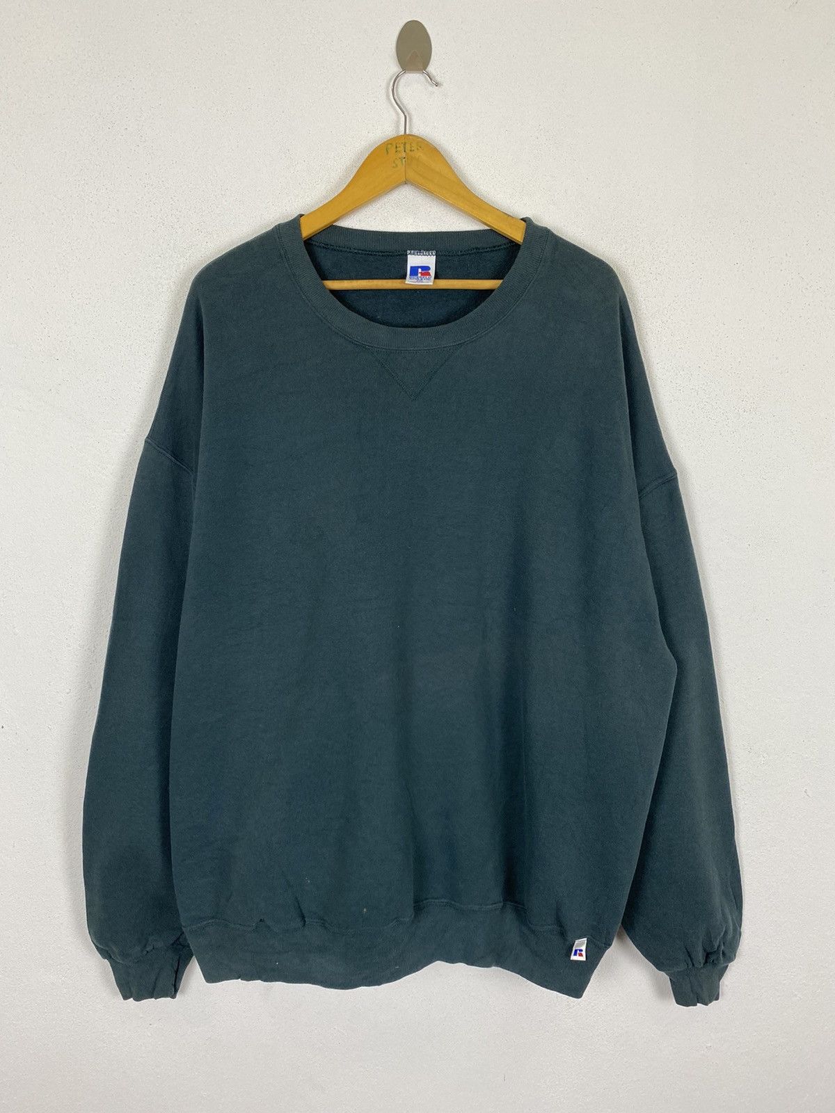 Russell Athletic × Vintage VINTAGE RUSSELL ATHLETIC PLAIN SWEATER Size US XL / EU 56 / 4 - 2 Thumbnail