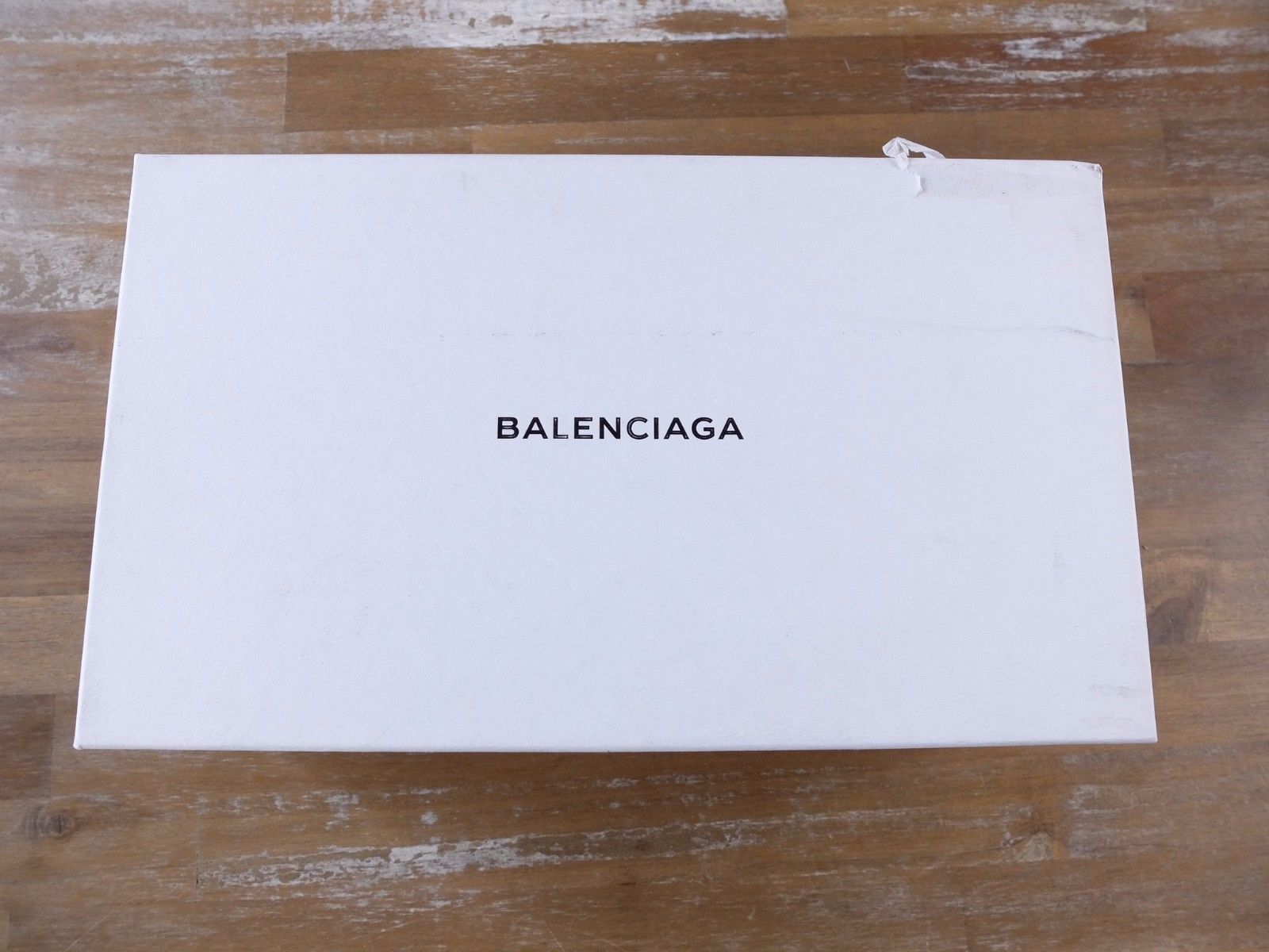 Balenciaga BALENCIAGA Arena white navy blue low leather sneakers 7 40 Size US 7 / EU 40 - 9 Thumbnail