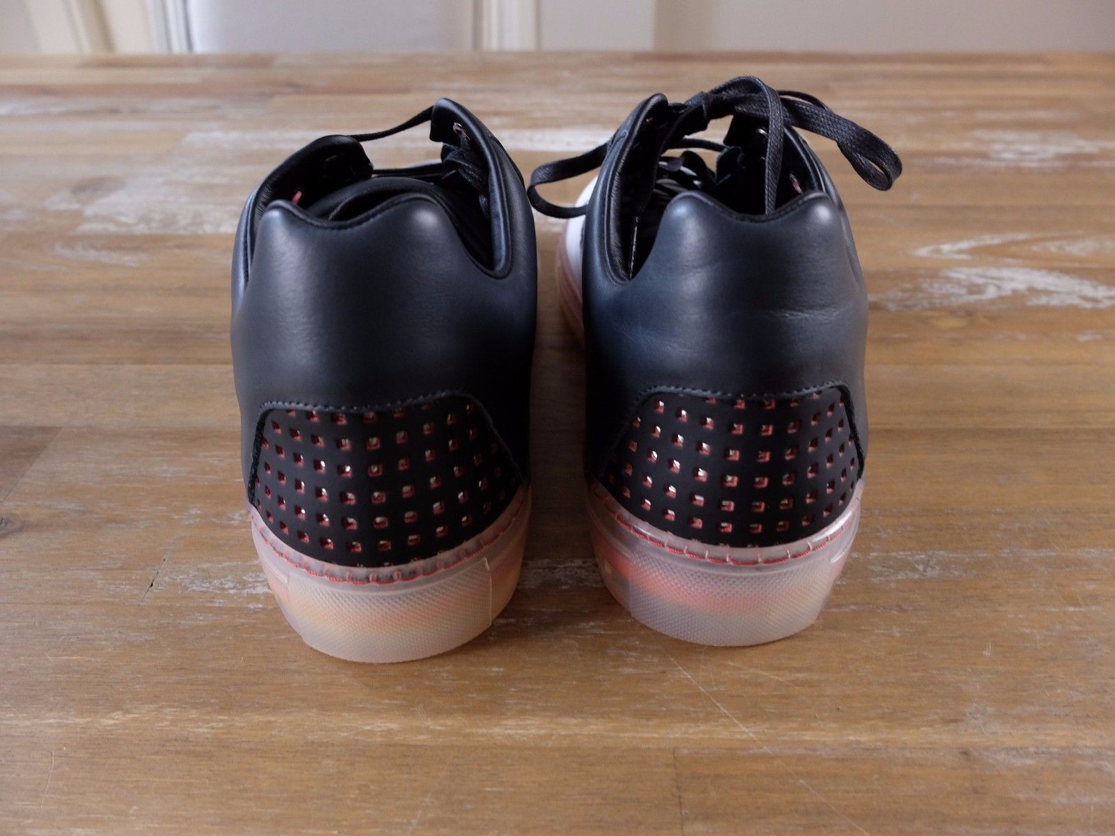 Balenciaga BALENCIAGA Arena white navy blue low leather sneakers 7 40 Size US 7 / EU 40 - 6 Thumbnail