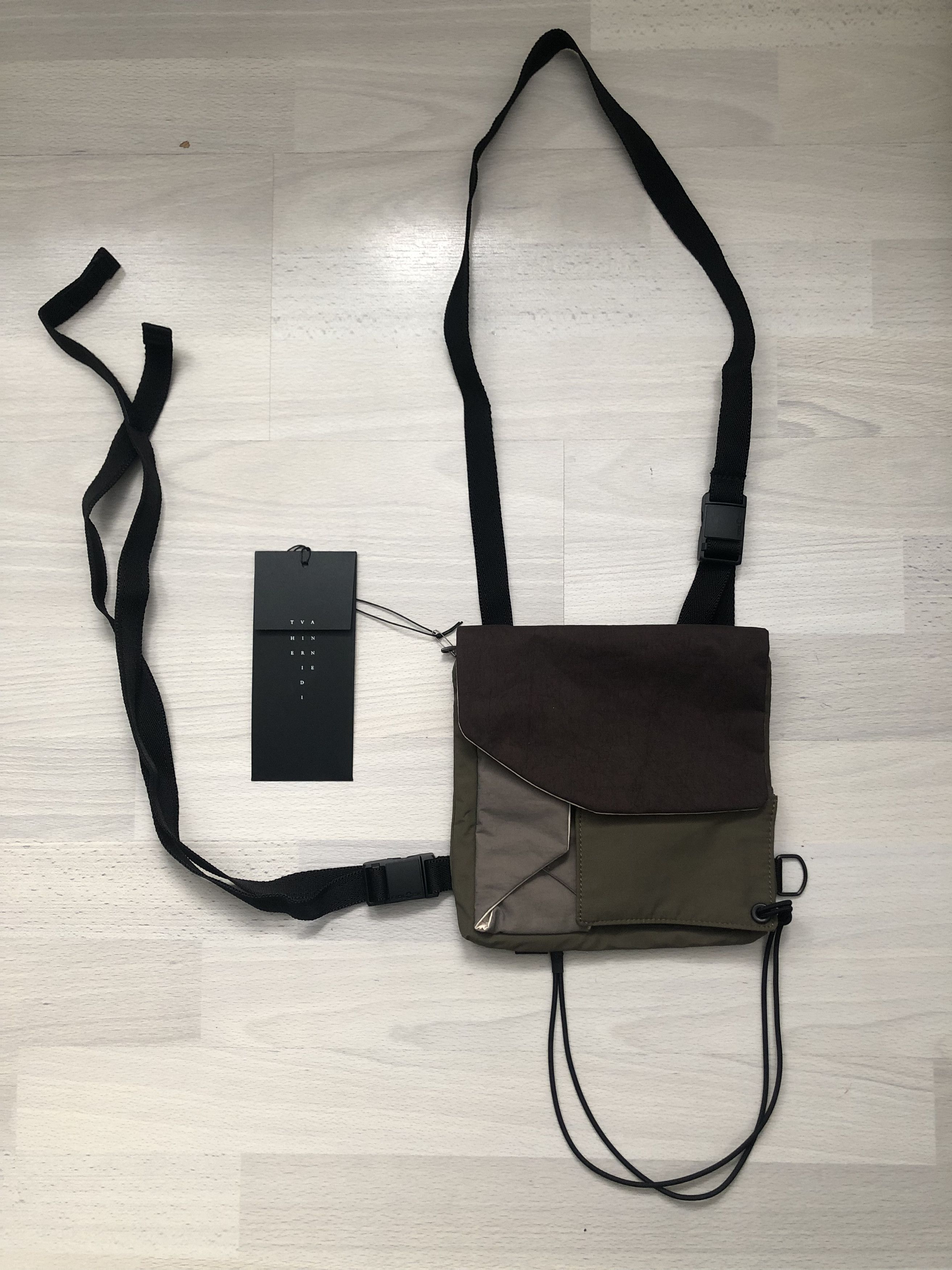 The Viridi-anne Chest Bag