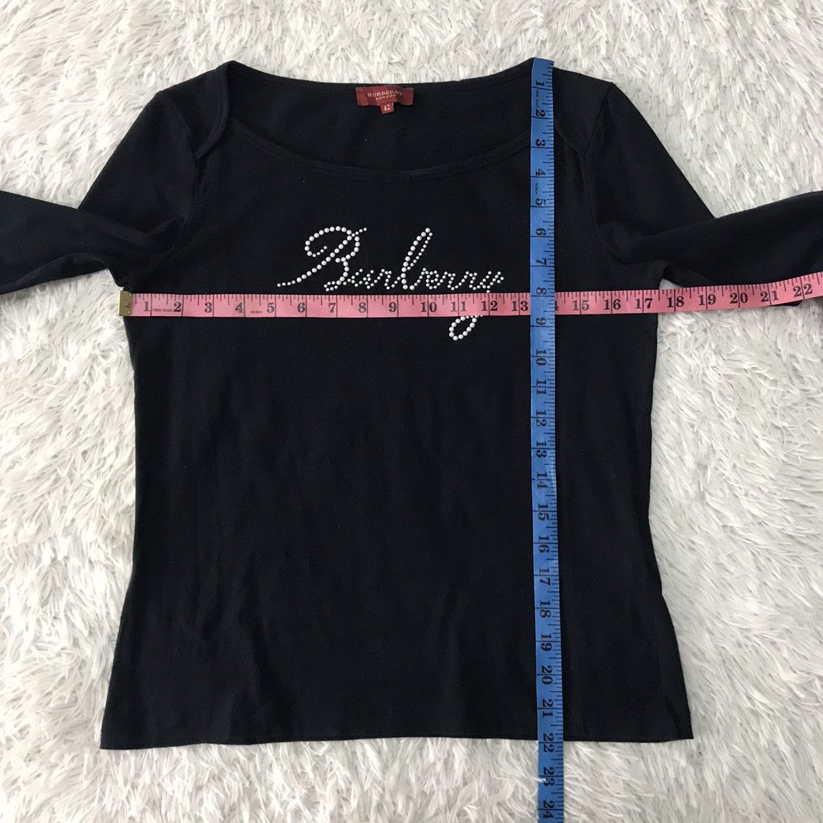 Burberry 💥Steals💥Rare Nice Burberry Tee Made in Spain Size S / US 4 / IT 40 - 16 Thumbnail