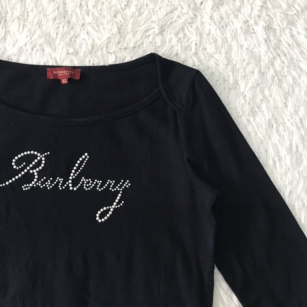 Burberry 💥Steals💥Rare Nice Burberry Tee Made in Spain Size S / US 4 / IT 40 - 5 Thumbnail