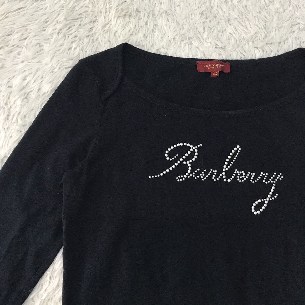 Burberry 💥Steals💥Rare Nice Burberry Tee Made in Spain Size S / US 4 / IT 40 - 6 Thumbnail
