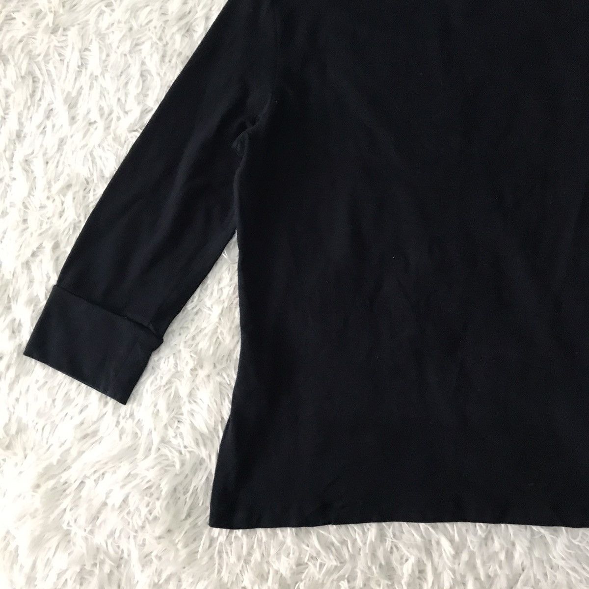 Burberry 💥Steals💥Rare Nice Burberry Tee Made in Spain Size S / US 4 / IT 40 - 9 Thumbnail