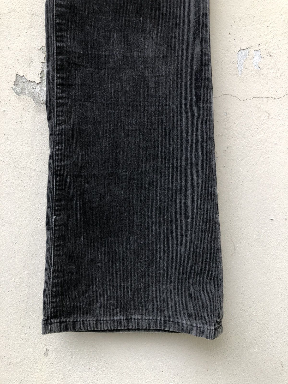 Paul Smith Vintage Paul Smith Jeans Faded Grey Corduroy Flare Pant Size US 31 - 9 Thumbnail