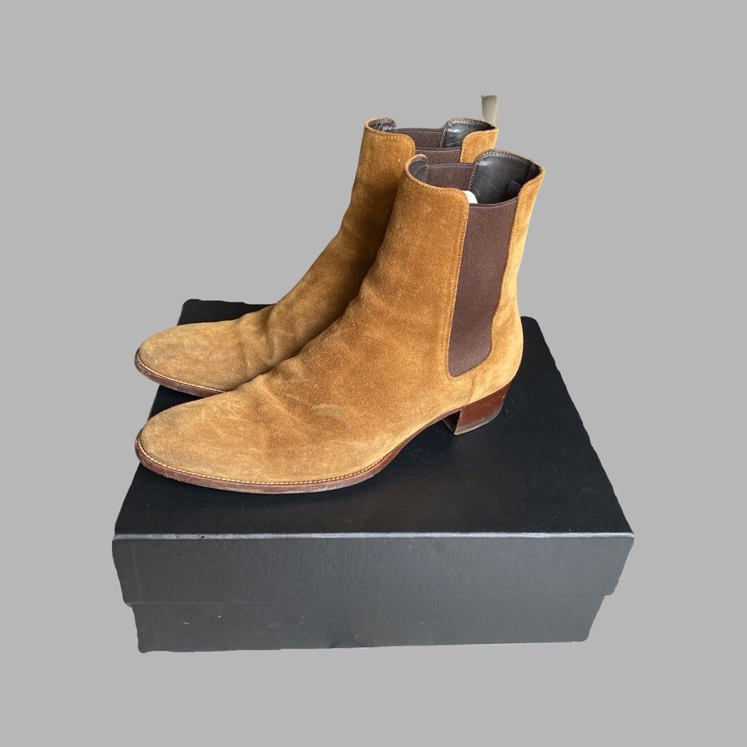 Pre-owned Saint Laurent Slp Wyatt 40 Suede Chealsea Boots In Beige