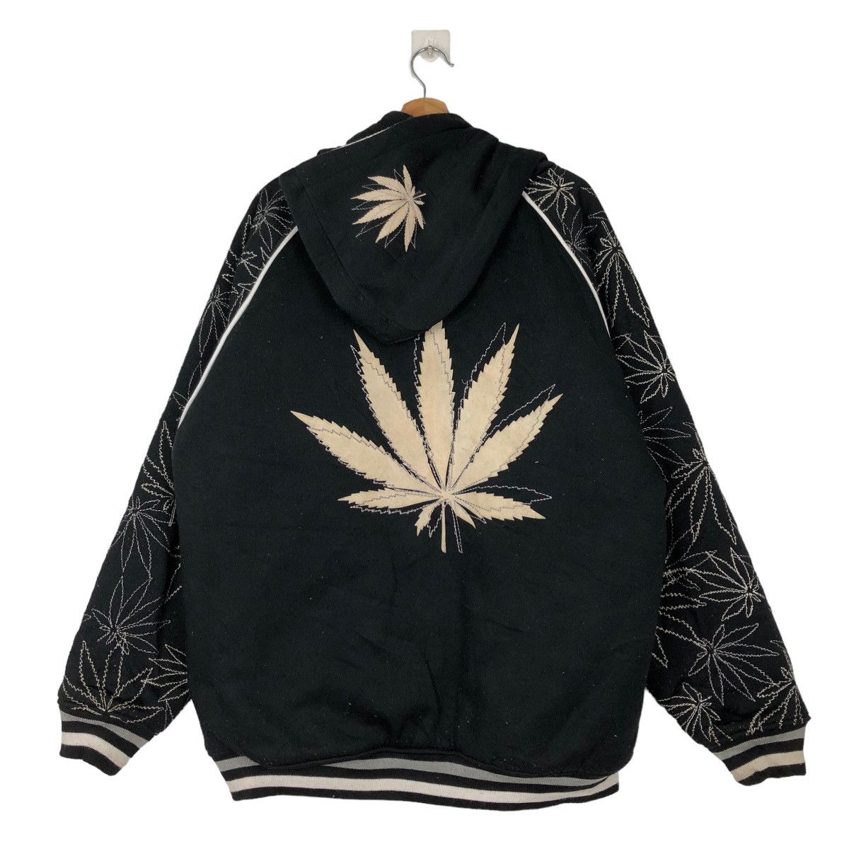 Japanese Brand VINTAGE HOODIE JACKET WEED LEAVES BIG LOGO STREETWEAR STYLE Size US L / EU 52-54 / 3 - 7 Thumbnail