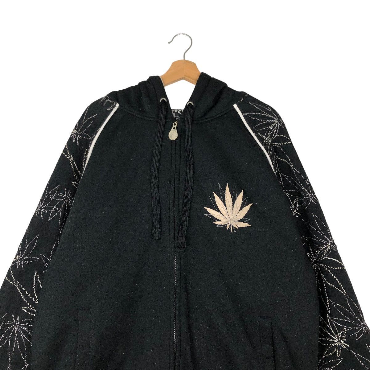 Japanese Brand VINTAGE HOODIE JACKET WEED LEAVES BIG LOGO STREETWEAR STYLE Size US L / EU 52-54 / 3 - 2 Thumbnail
