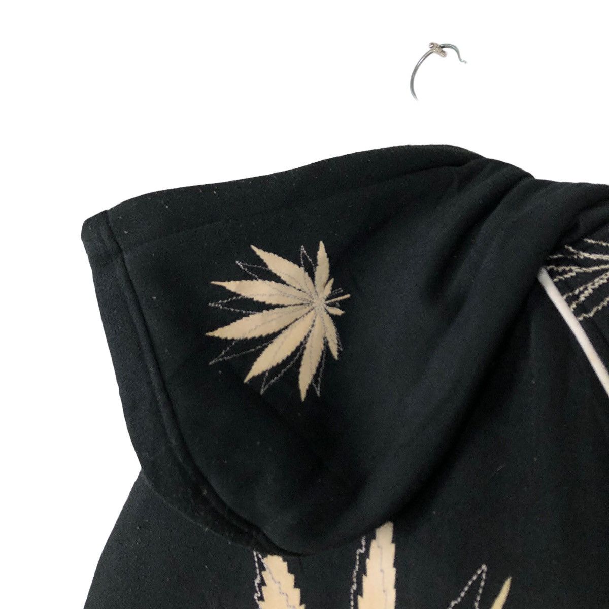 Japanese Brand VINTAGE HOODIE JACKET WEED LEAVES BIG LOGO STREETWEAR STYLE Size US L / EU 52-54 / 3 - 9 Thumbnail