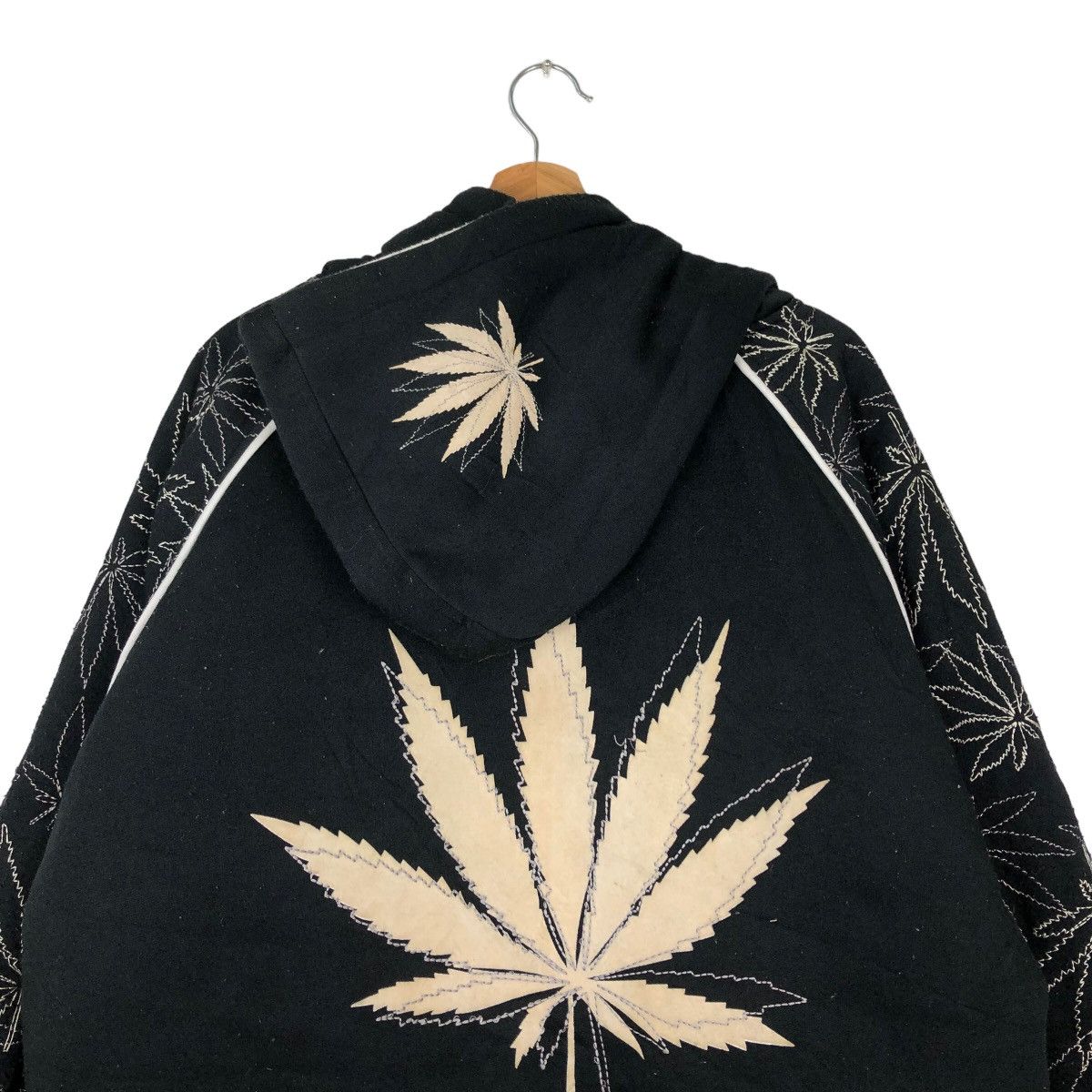 Japanese Brand VINTAGE HOODIE JACKET WEED LEAVES BIG LOGO STREETWEAR STYLE Size US L / EU 52-54 / 3 - 8 Thumbnail