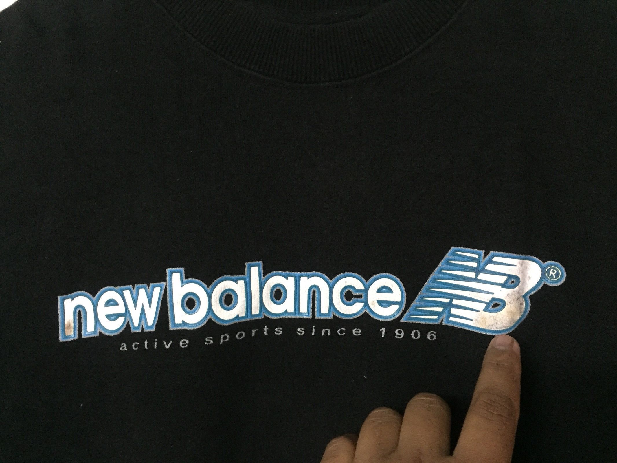 New Balance 🔥🔥URGENT SALE🔥 New Balance Spellout Crewneck /28 Size US M / EU 48-50 / 2 - 4 Thumbnail