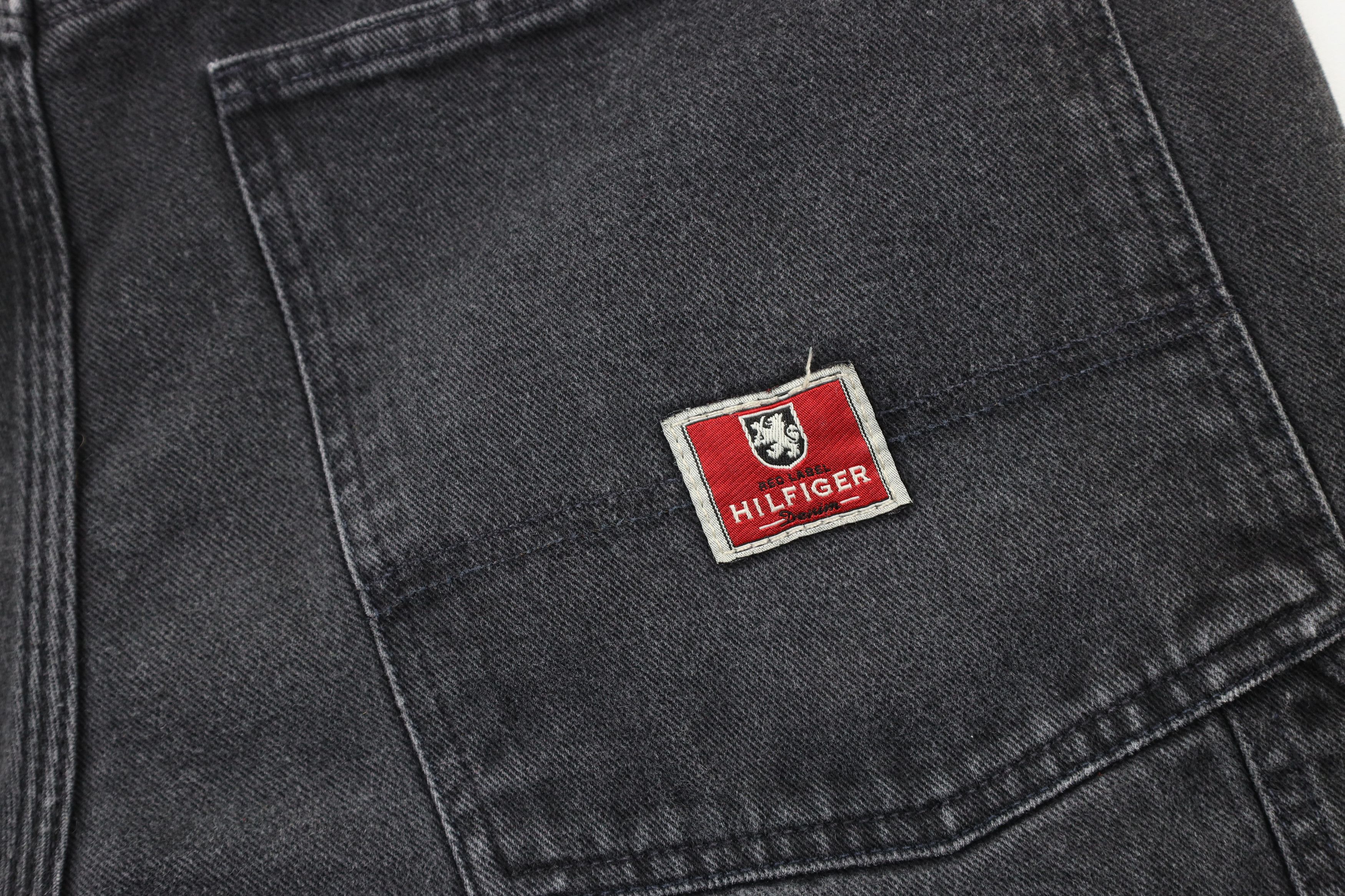Tommy Hilfiger × Vintage Vintage Tommy Hilfiger Spell Out Baggy Denim Shorts Black Size US 36 / EU 52 - 7 Thumbnail