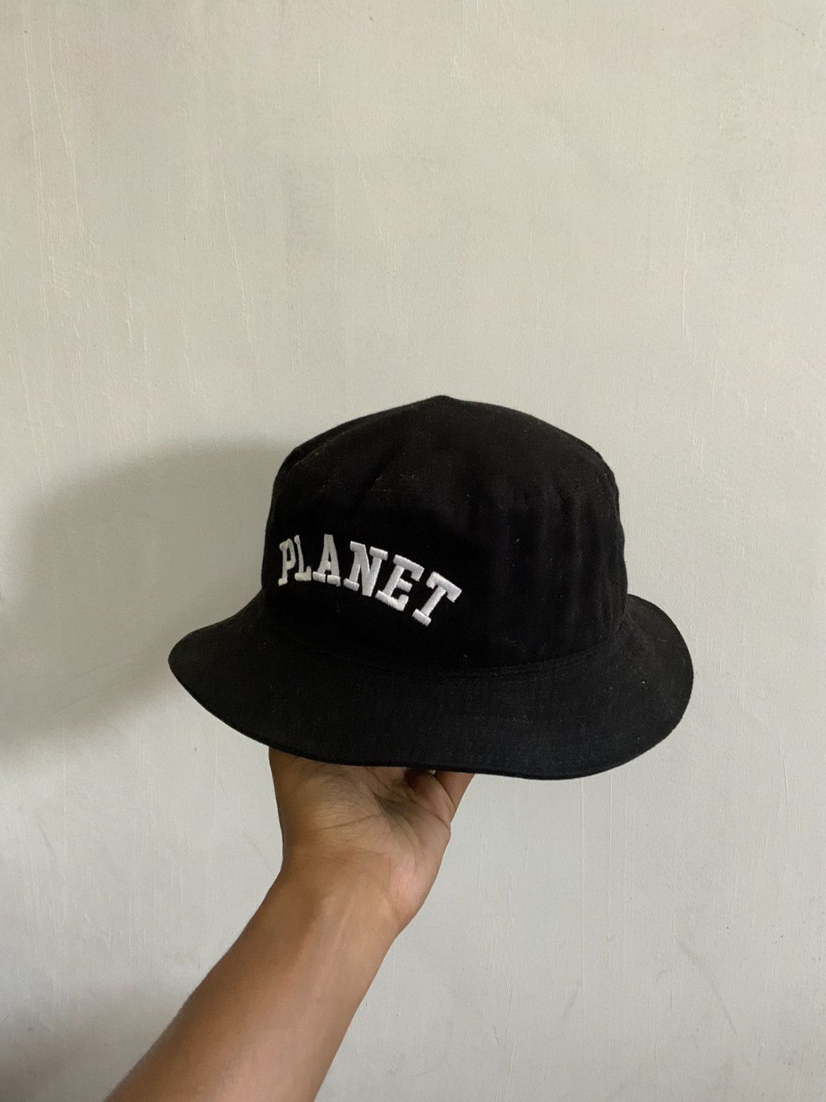 Japanese Brand Planet Big Logo Spellout Bucket Hat Size ONE SIZE - 2 Thumbnail