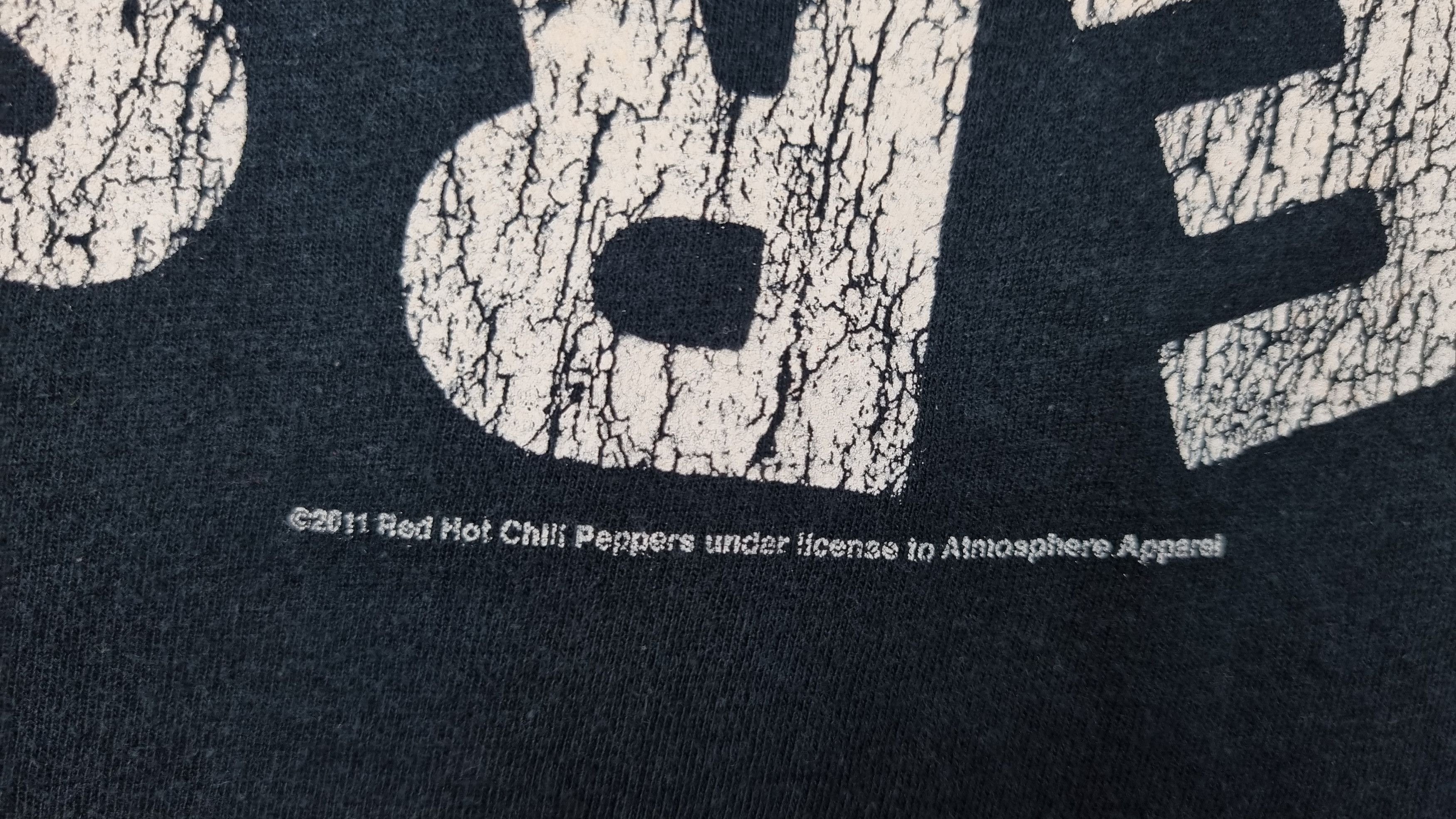 Band Tees 2011 RED HOT CHILLI PEPPERS Logo Tee shirt Size US M / EU 48-50 / 2 - 2 Thumbnail