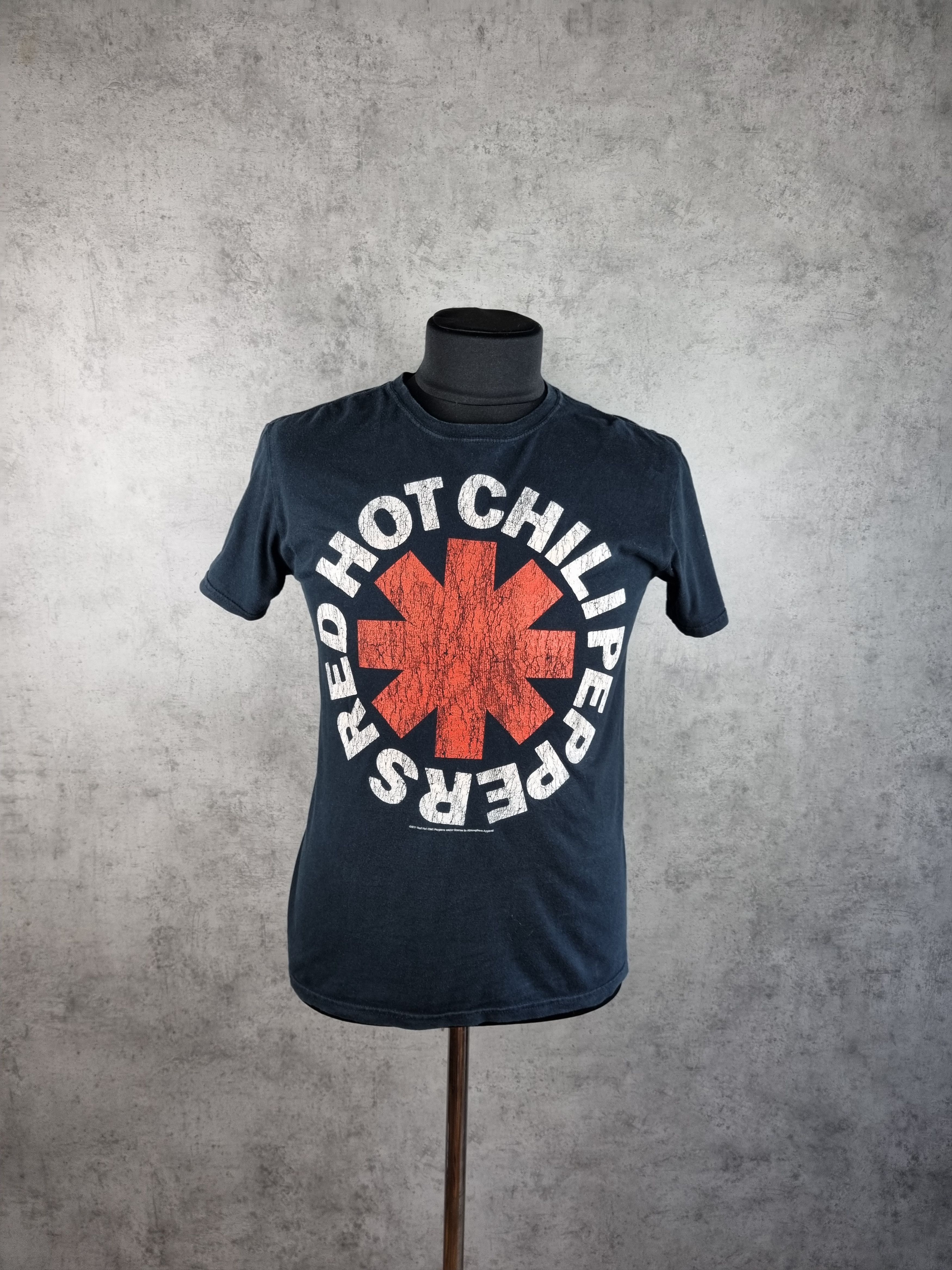 Band Tees 2011 RED HOT CHILLI PEPPERS Logo Tee shirt Size US M / EU 48-50 / 2 - 3 Thumbnail