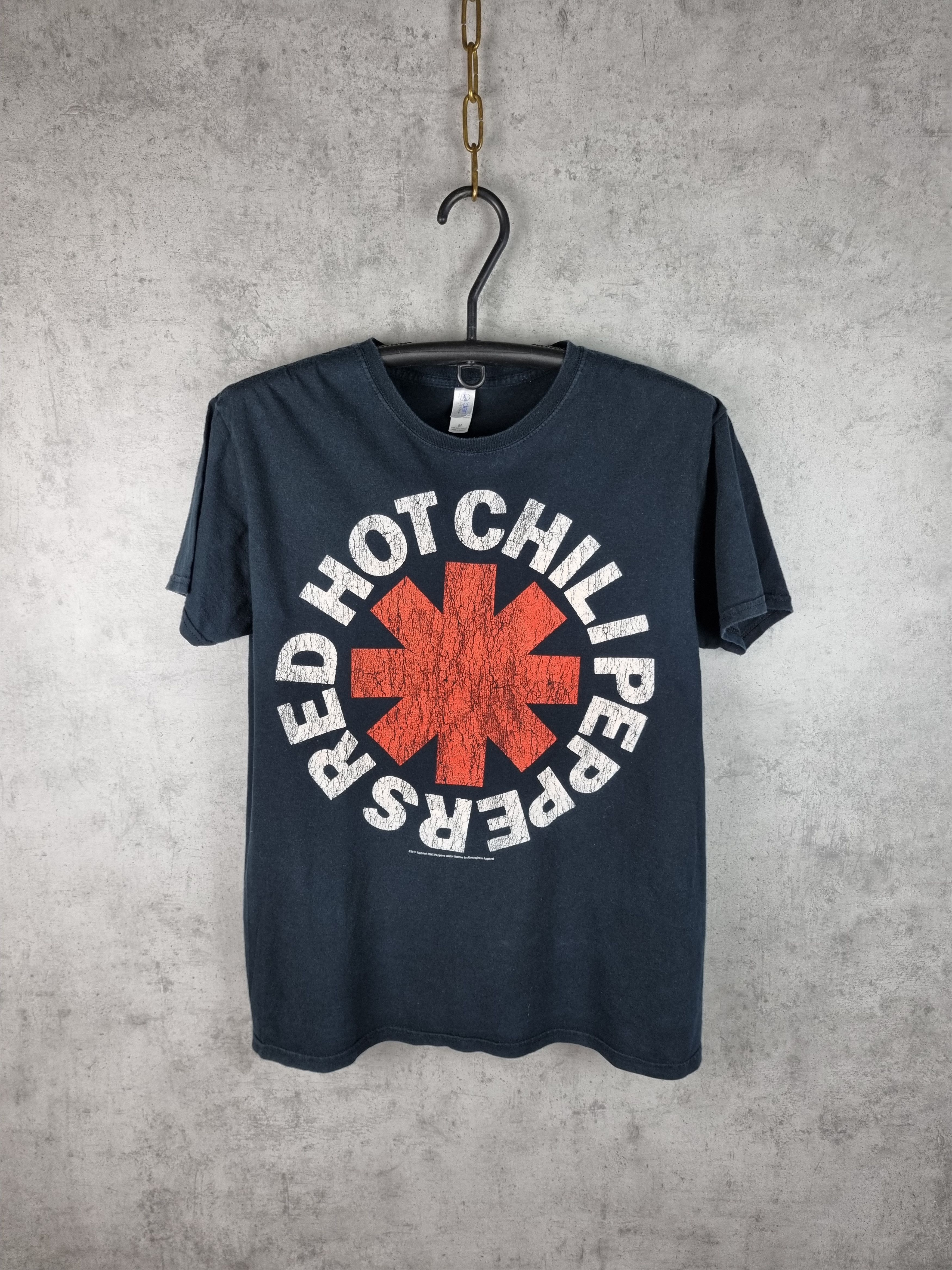 Band Tees 2011 RED HOT CHILLI PEPPERS Logo Tee shirt Size US M / EU 48-50 / 2 - 1 Thumbnail