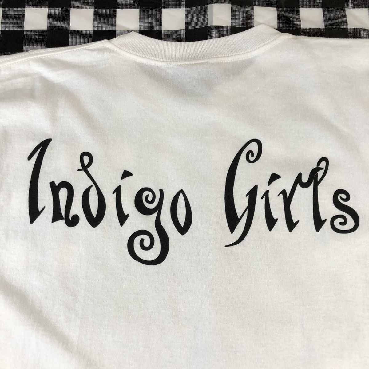 Band Tees Indigo Girls 1998 Fox Rock Band Vintage White T shirt Size US XL / EU 56 / 4 - 7 Thumbnail