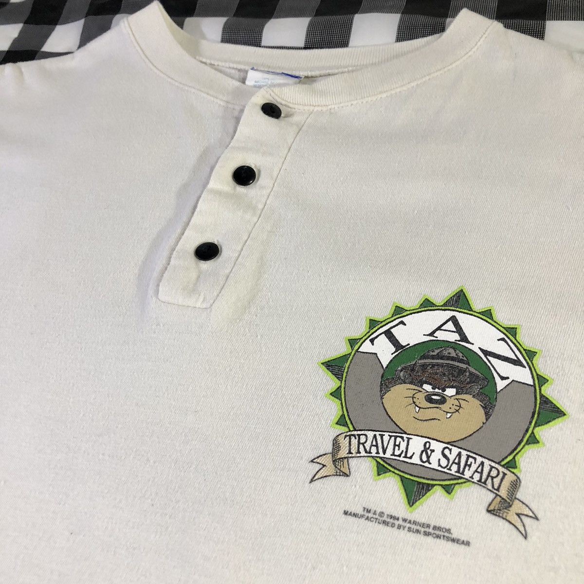 Vintage Taz Looney Tunes 1994 Warner Bros Travel Vintage T Shirt Size US XL / EU 56 / 4 - 3 Thumbnail