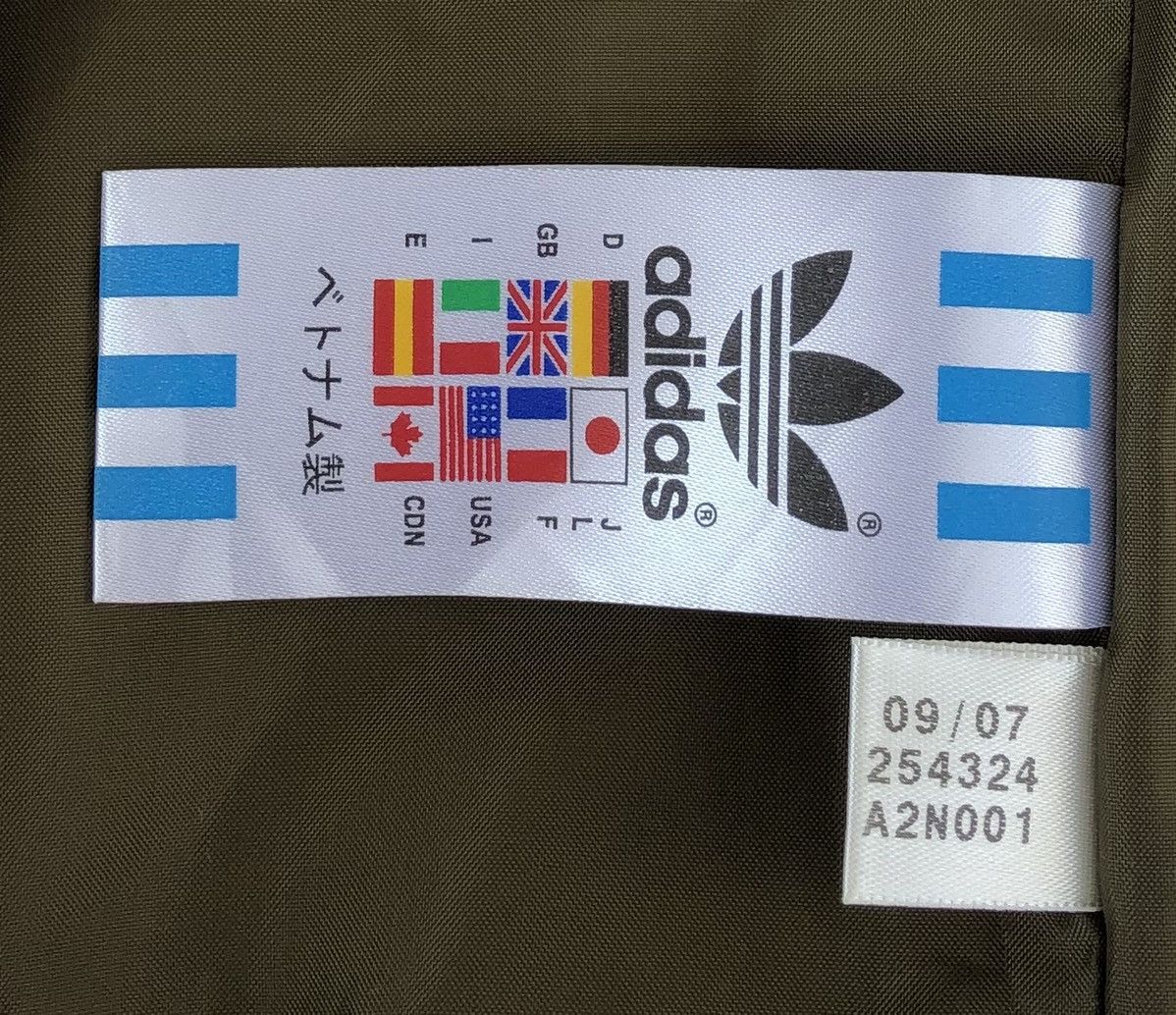 Adidas Adidas Vest Outerwear Puffer Jacket Size US L / EU 52-54 / 3 - 12 Thumbnail