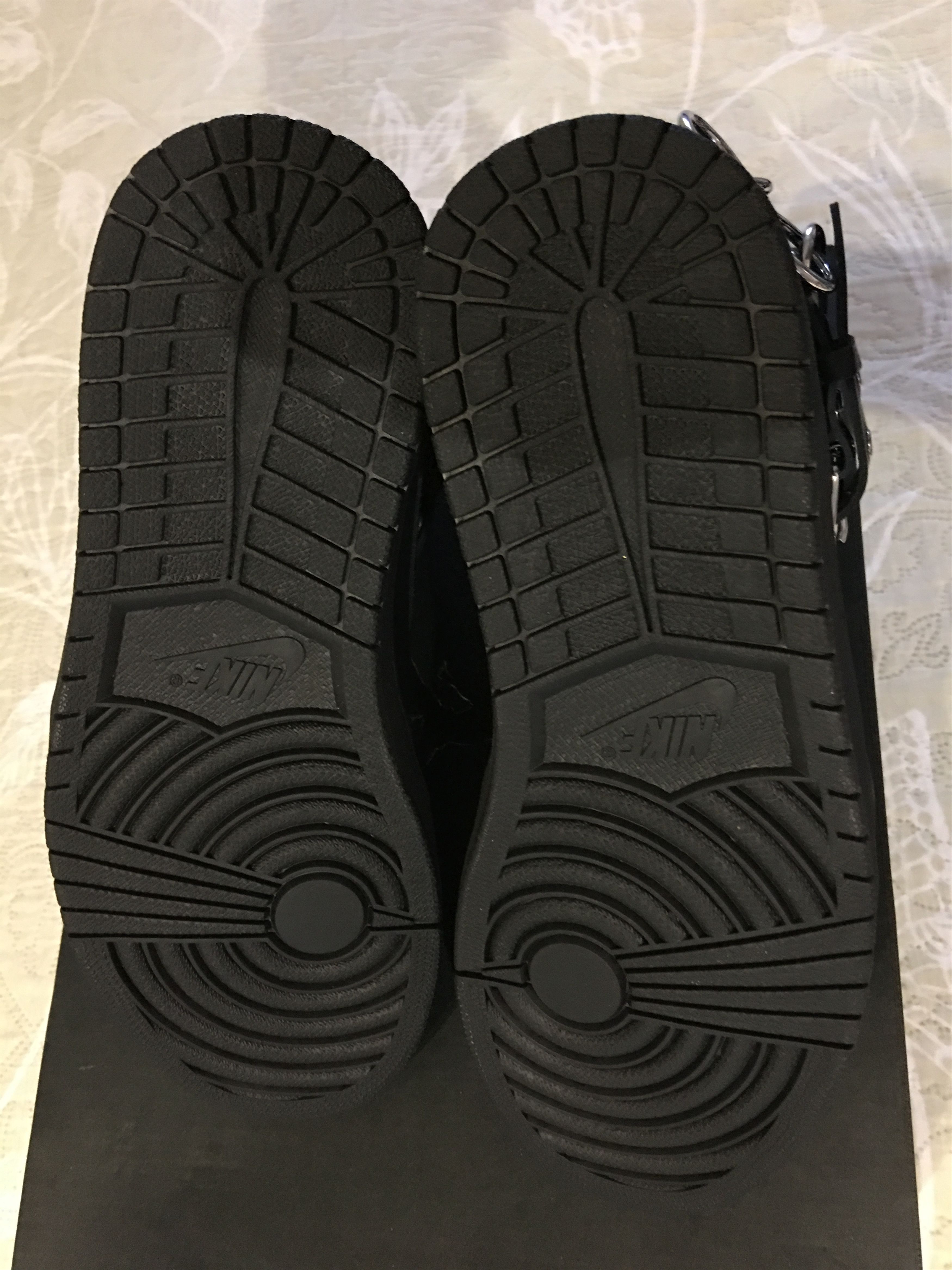 Comme des Garcons DS Air Jordan 1 High x Comme des Garcons CDG Black 9.5US Size US 9.5 / EU 42-43 - 8 Thumbnail