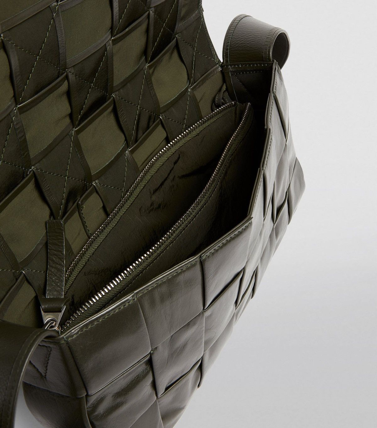 Bottega Veneta Stretch Cassette Maxi Intrecciato Daniel Lee Crossbody Size ONE SIZE - 9 Thumbnail