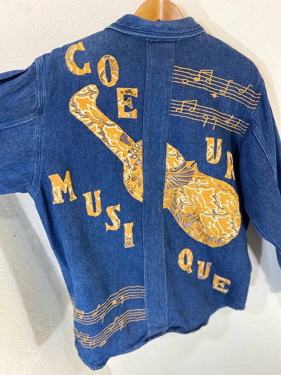 Vintage Vintage Mega Bali Denim Shirt with Nice Batik Design Size US XL / EU 56 / 4 - 3 Thumbnail