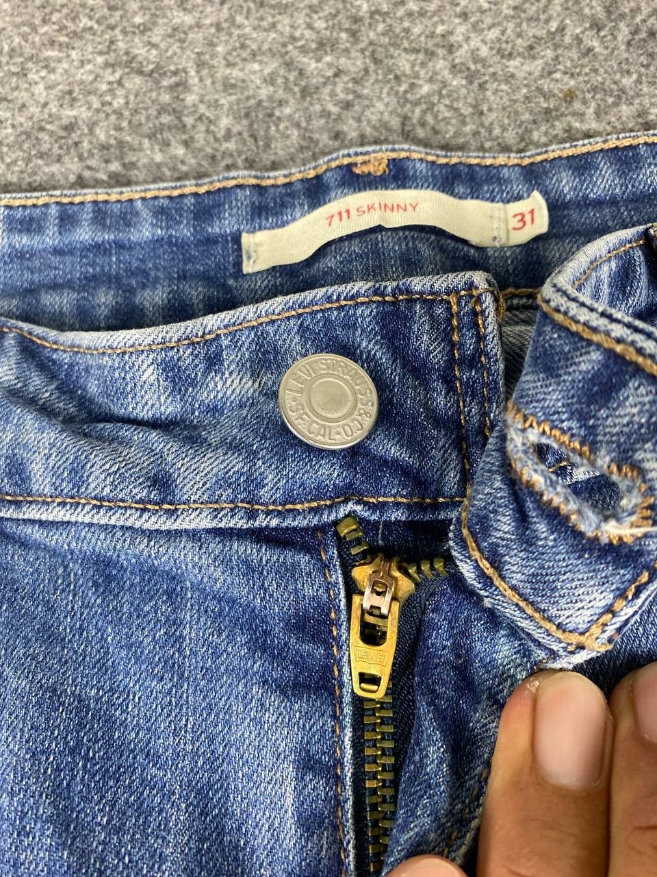 Levi's levis 711 skinny distressed denim Size US 35 - 11 Thumbnail