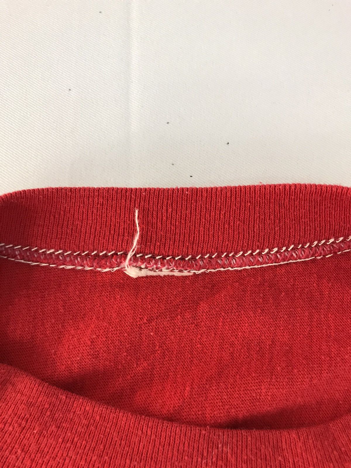 Vintage 80s 90s Wapahani Raiders Red Indians Basketball Team T-shirt Size US S / EU 44-46 / 1 - 5 Thumbnail