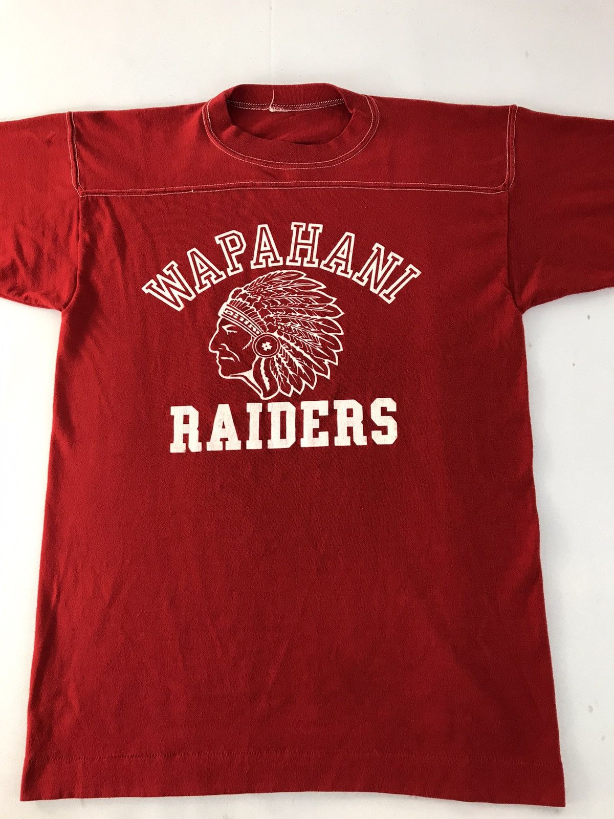 Vintage 80s 90s Wapahani Raiders Red Indians Basketball Team T-shirt Size US S / EU 44-46 / 1 - 3 Thumbnail