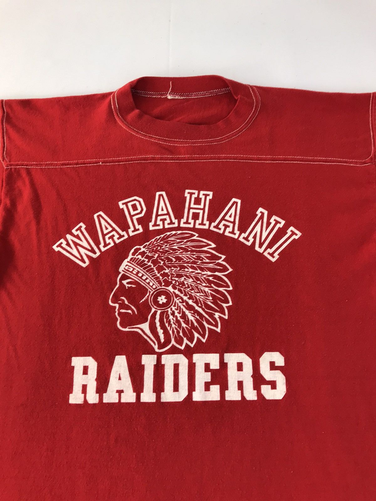 Vintage 80s 90s Wapahani Raiders Red Indians Basketball Team T-shirt Size US S / EU 44-46 / 1 - 4 Thumbnail
