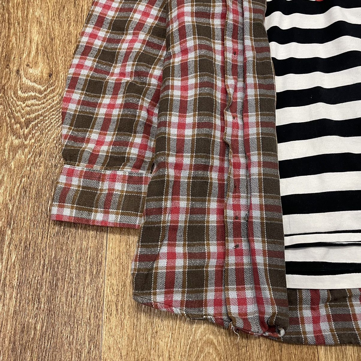 Vintage Vintage Y2K Plaid Shirt Striped Graphic Tee Grunge Layered L Size US L / EU 52-54 / 3 - 3 Thumbnail