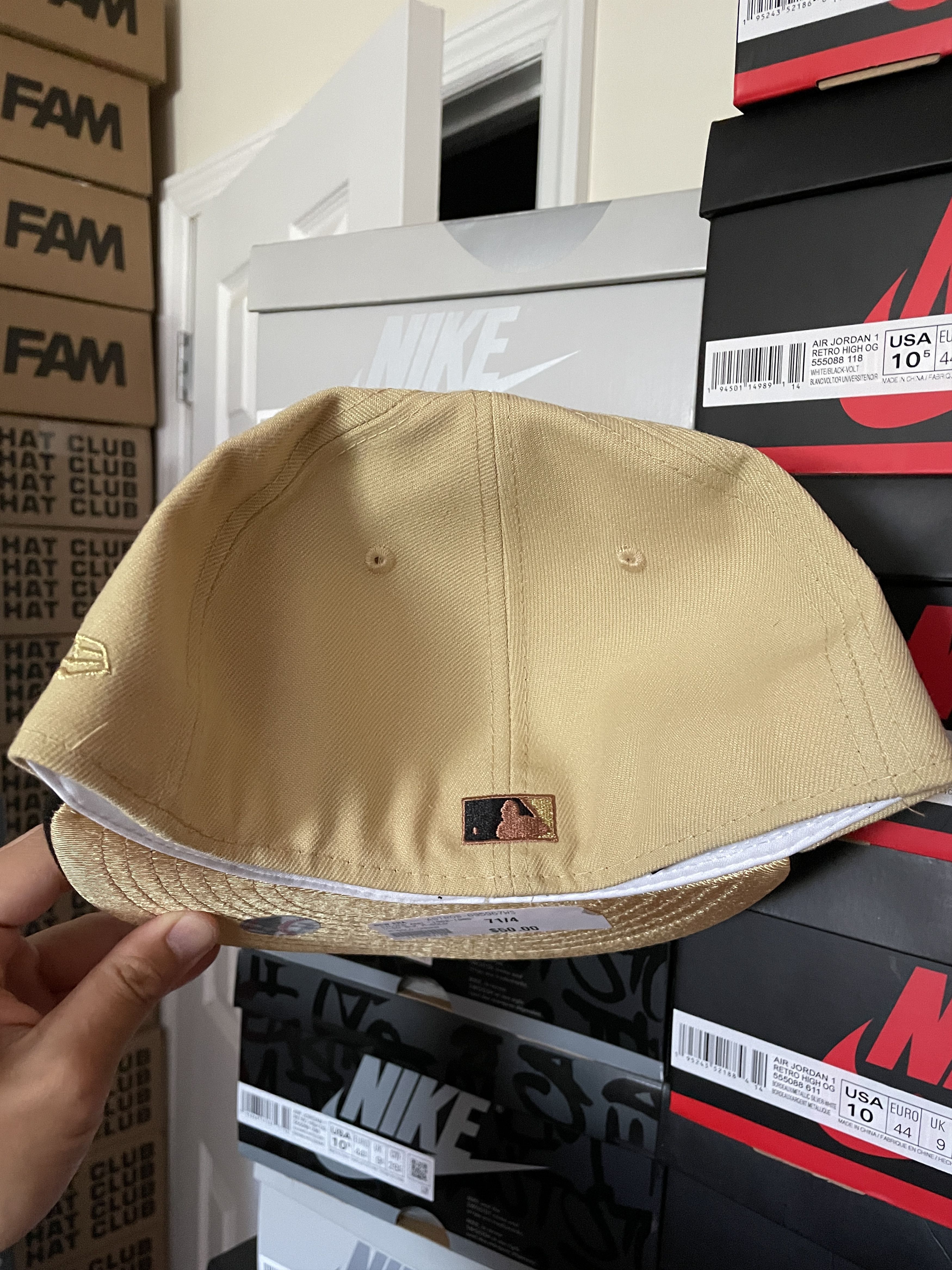 MLB × New Era 7 1/4 4ucaps Hennessy Houston Astros Silver Liquor Gold Size ONE SIZE - 5 Thumbnail