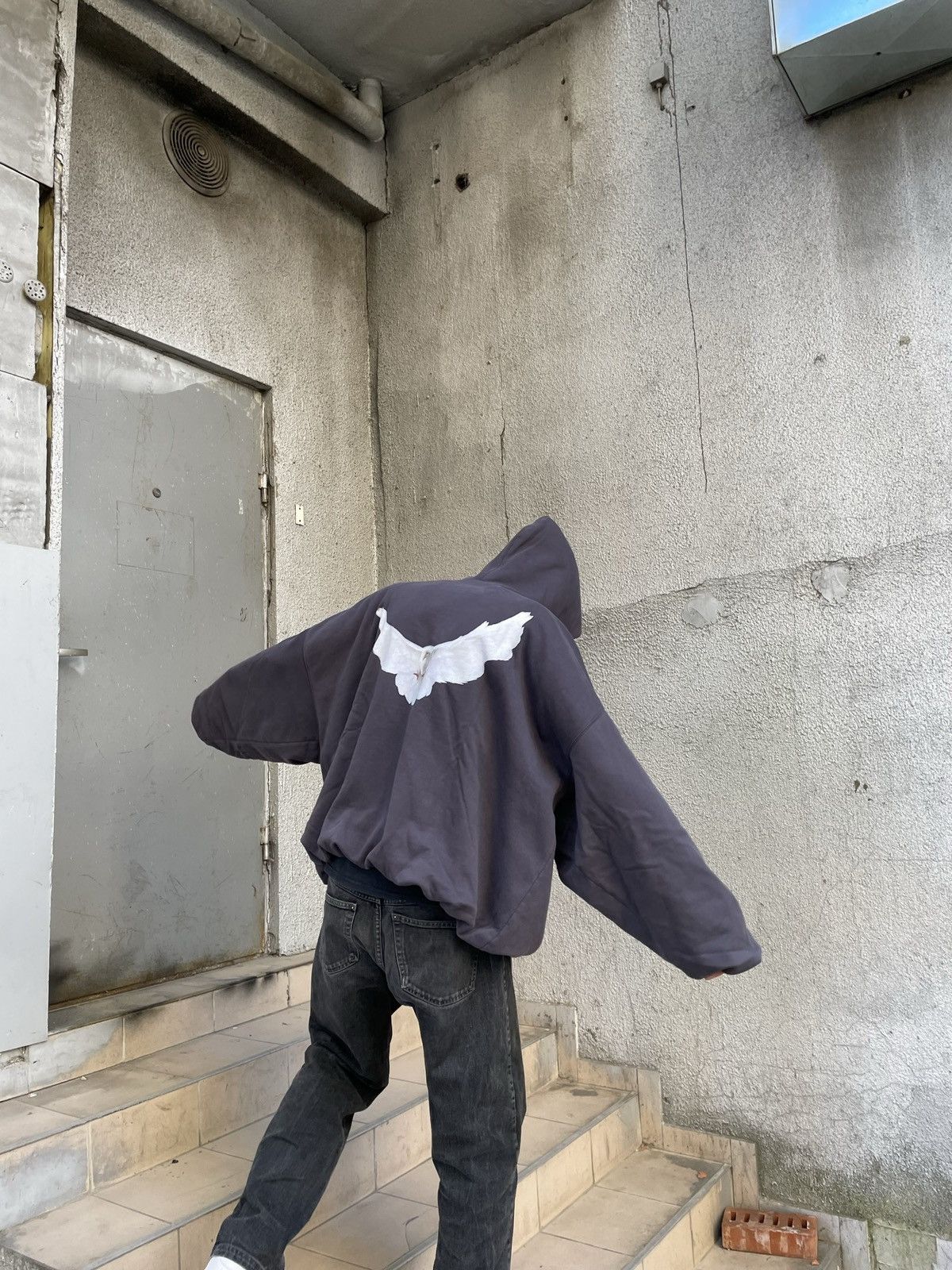 Yeezy Gap Balenciaga Dove hoodie Dark grey www.imisca.jp