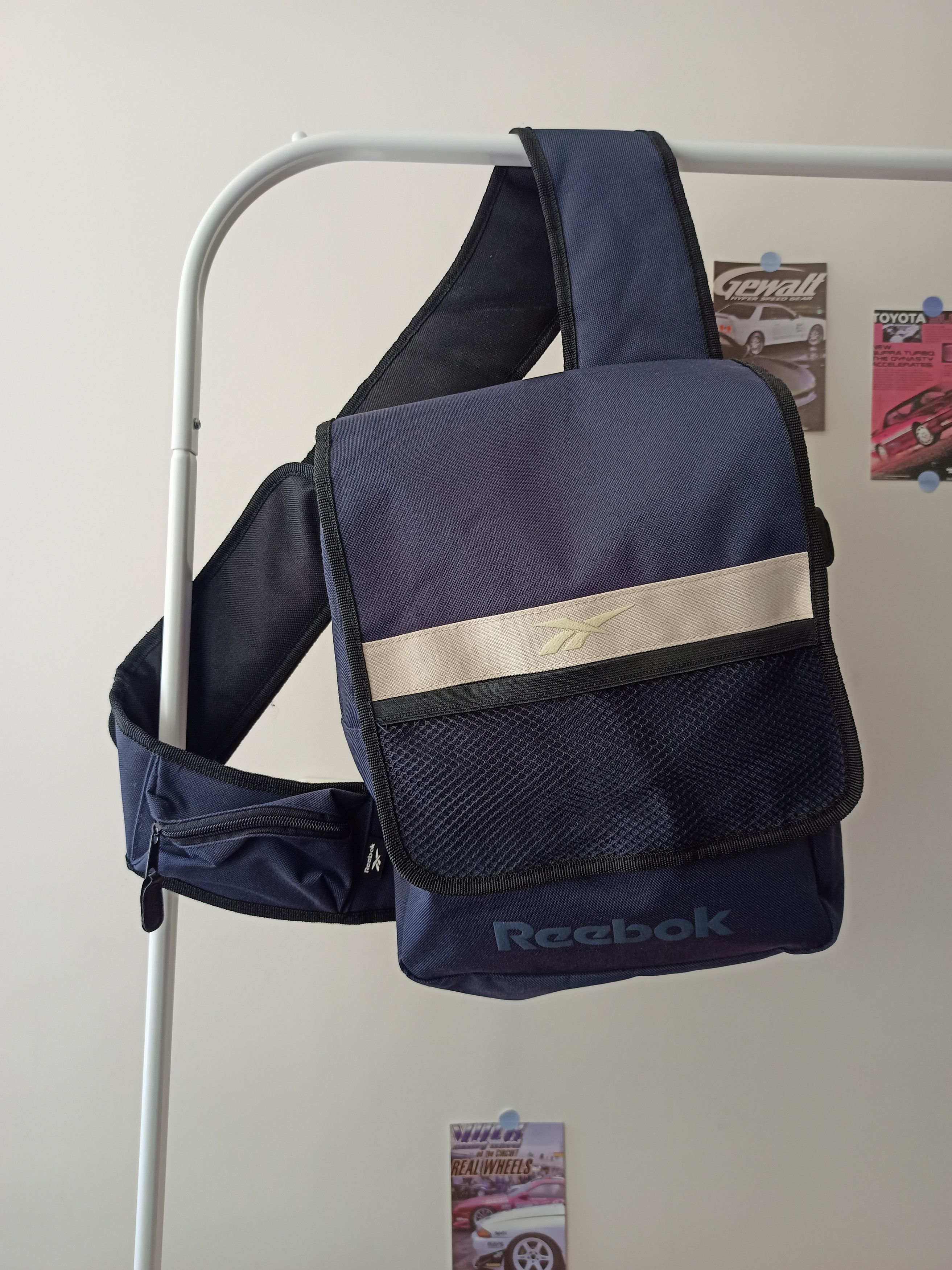 Vintage Vintage Reebok sling bag y2k gorpcore rare cargo basic | Grailed