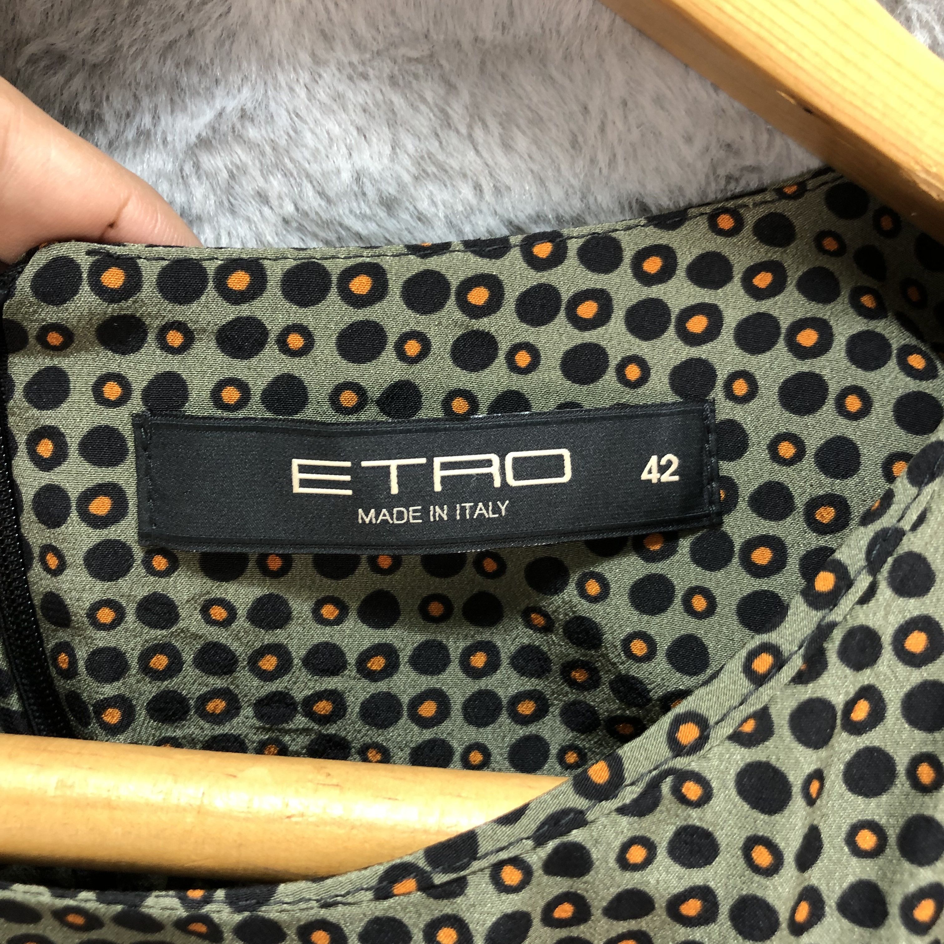 Japanese Brand ETRO SPA VIA SPARTACO 100% SILK BLOUSE #5350-185 Size S / US 4 / IT 40 - 6 Thumbnail