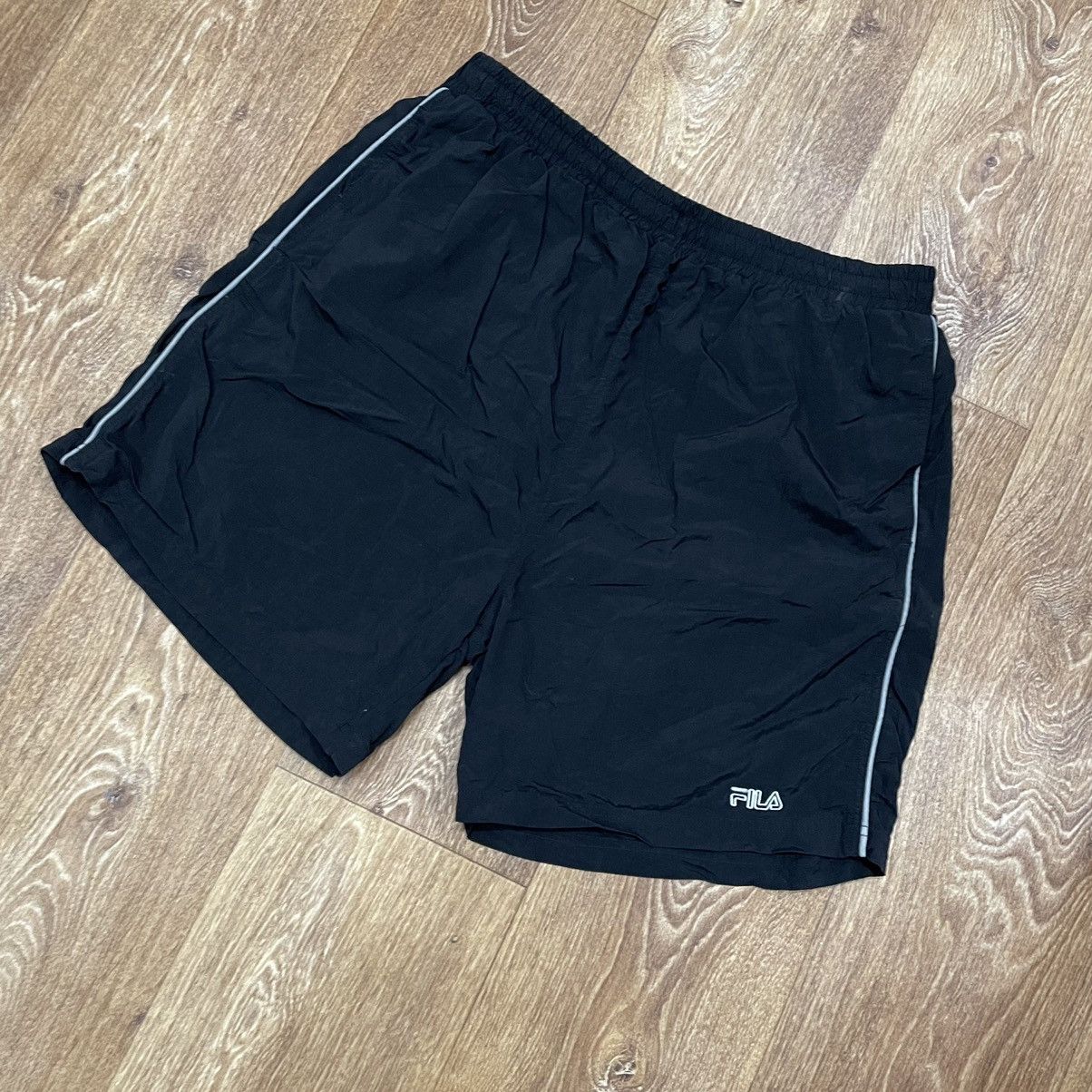 Vintage Vintage Fila Y2K Baggy Shorts Streetwear White Stripe 34 Size US 34 / EU 50 - 2 Thumbnail